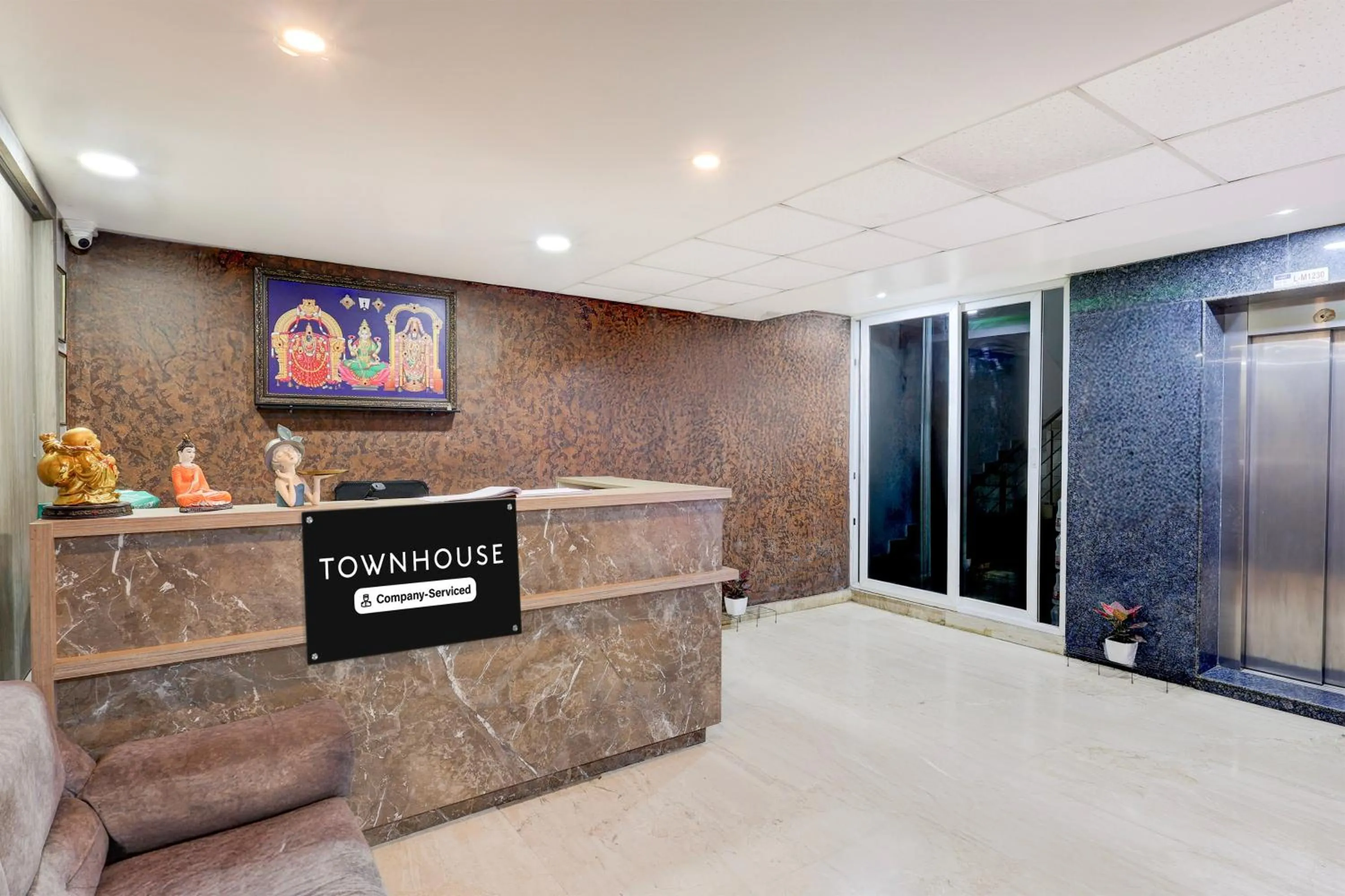 Lobby or reception in Super Townhouse V Hotel