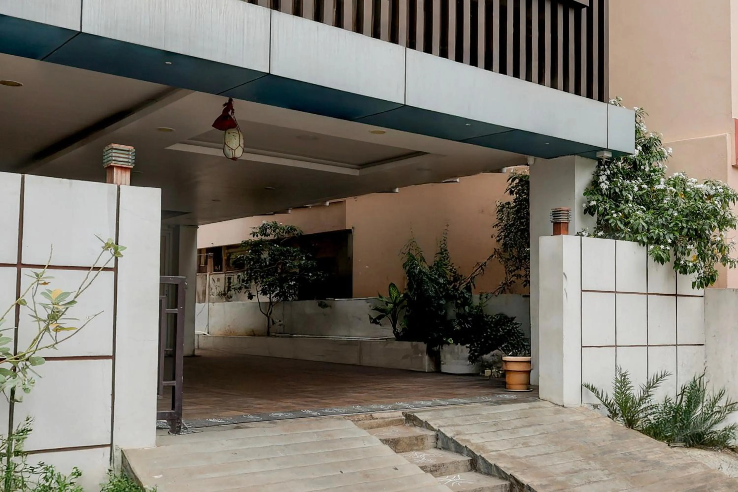 Facade/entrance in Super Townhouse V Hotel