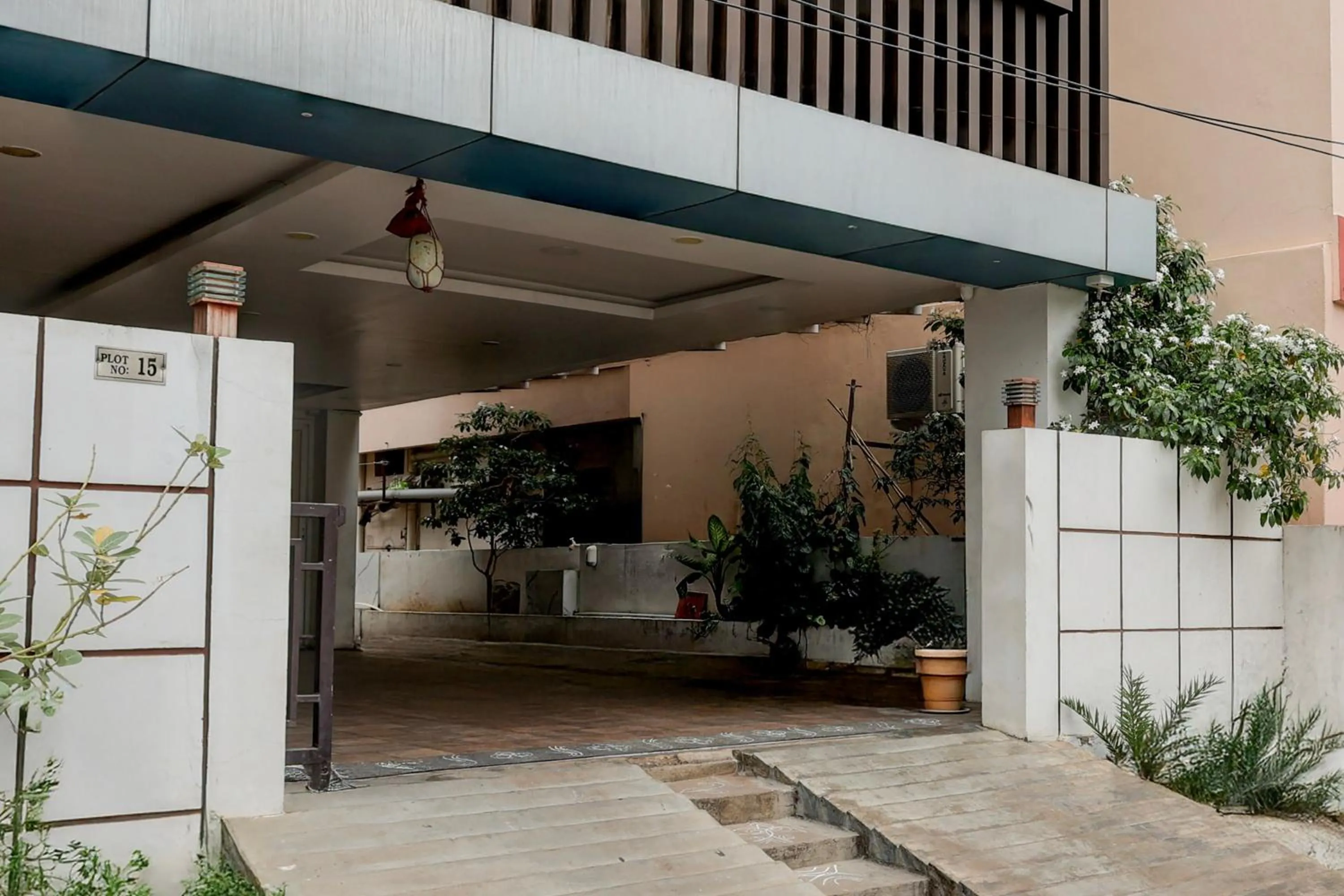 Facade/entrance in Super Townhouse V Hotel