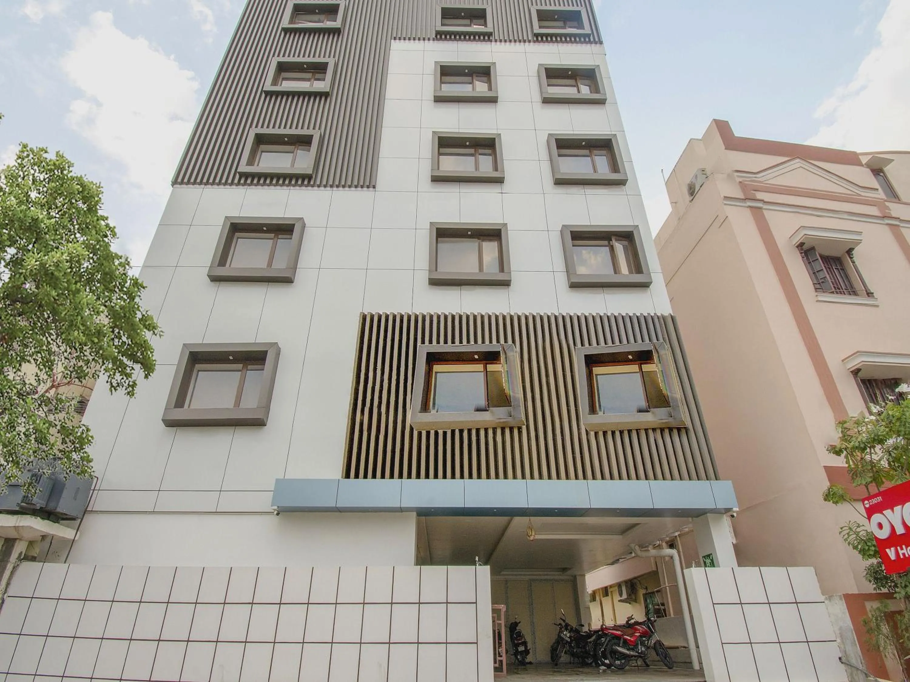 Facade/entrance in Super Capital O V Hotel