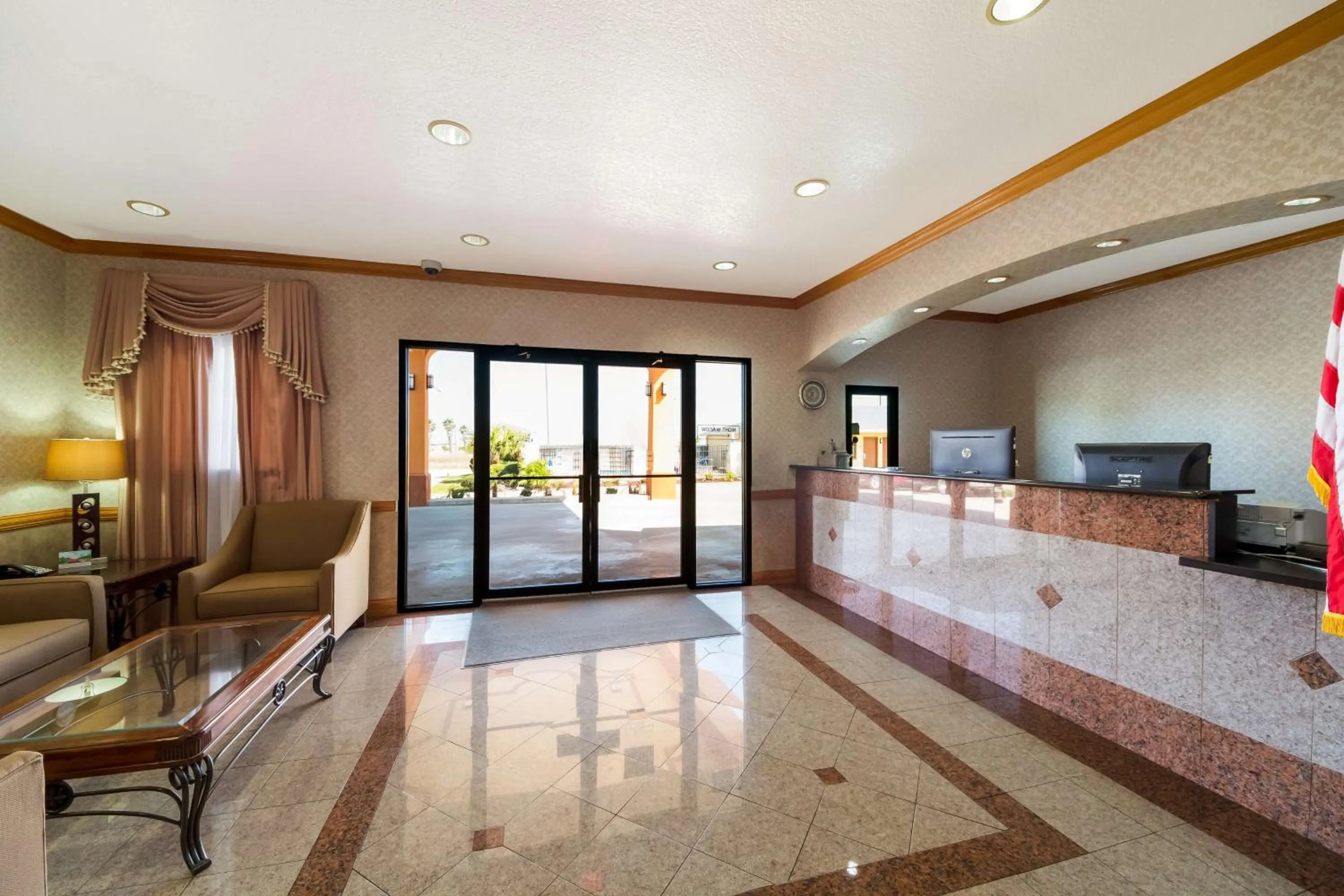 Lobby or reception in SureStay Hotel by Best Western Falfurrias