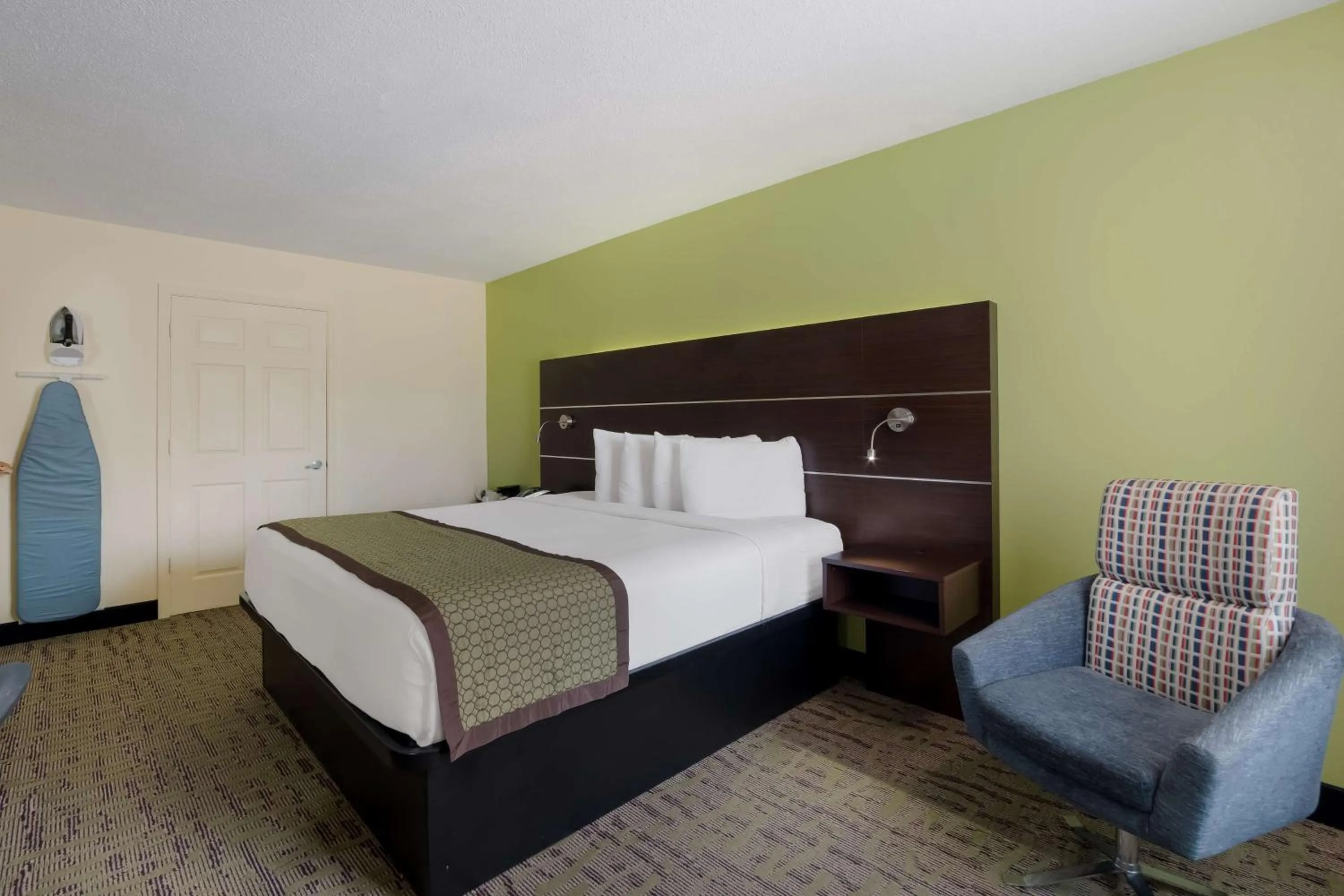 Bedroom in SureStay Hotel by Best Western Manning