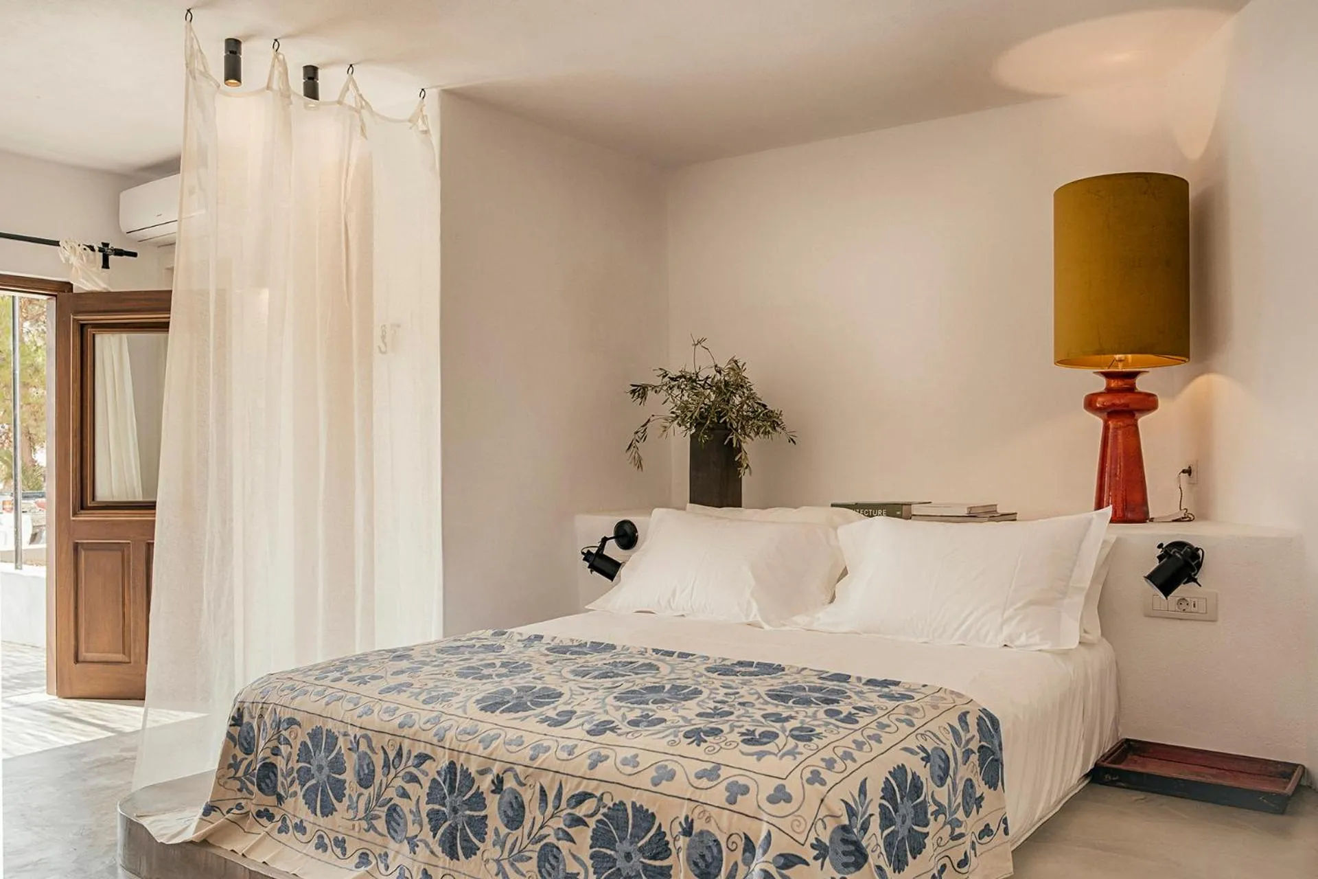 Shower, Bed in Casita Casita Lindos - Adults Only