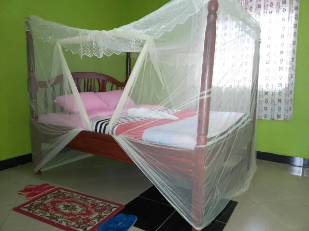 Photo of the whole room, Bed in Sipi Traveller's Lodge