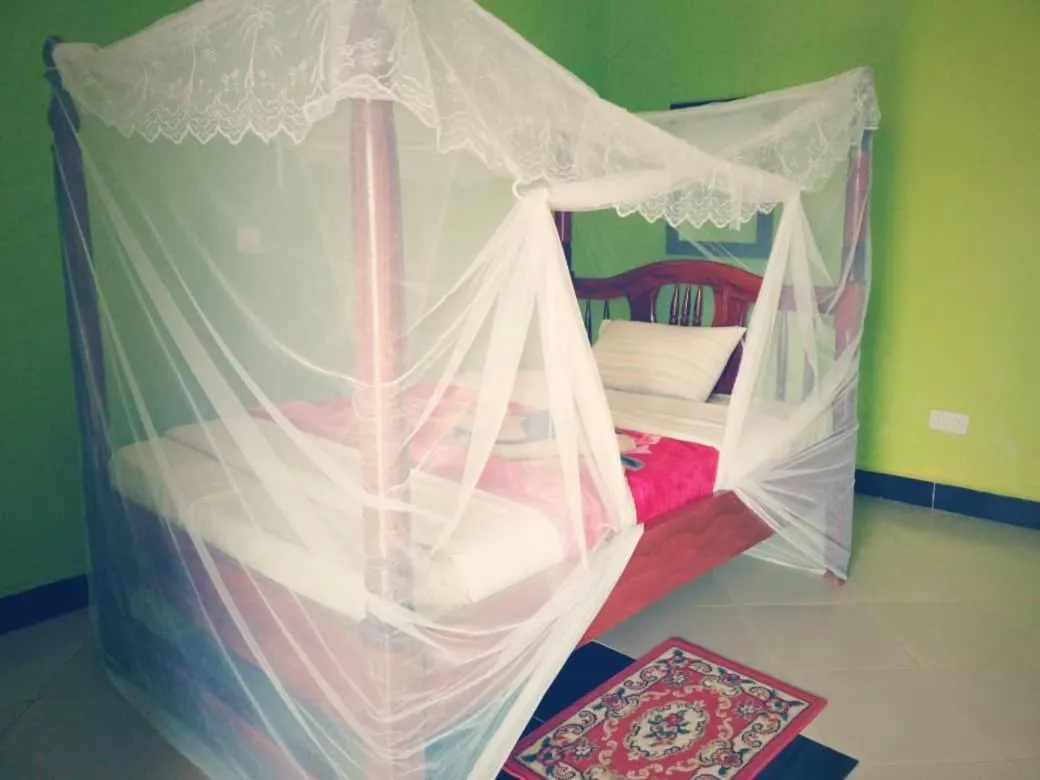 Bedroom, Bed in Sipi Traveller's Lodge