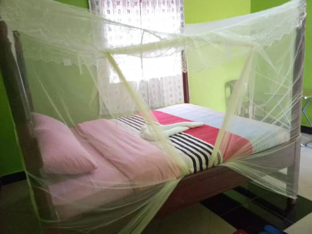 Bedroom, Bed in Sipi Traveller's Lodge