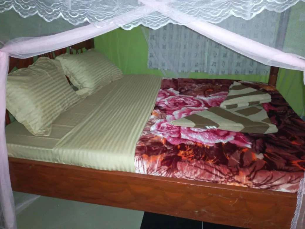 Bedroom, Bed in Sipi Traveller's Lodge