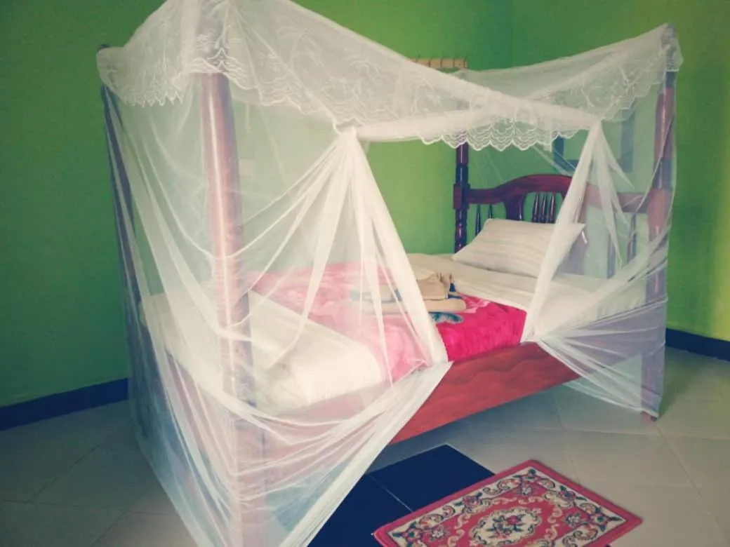 Bedroom, Bed in Sipi Traveller's Lodge