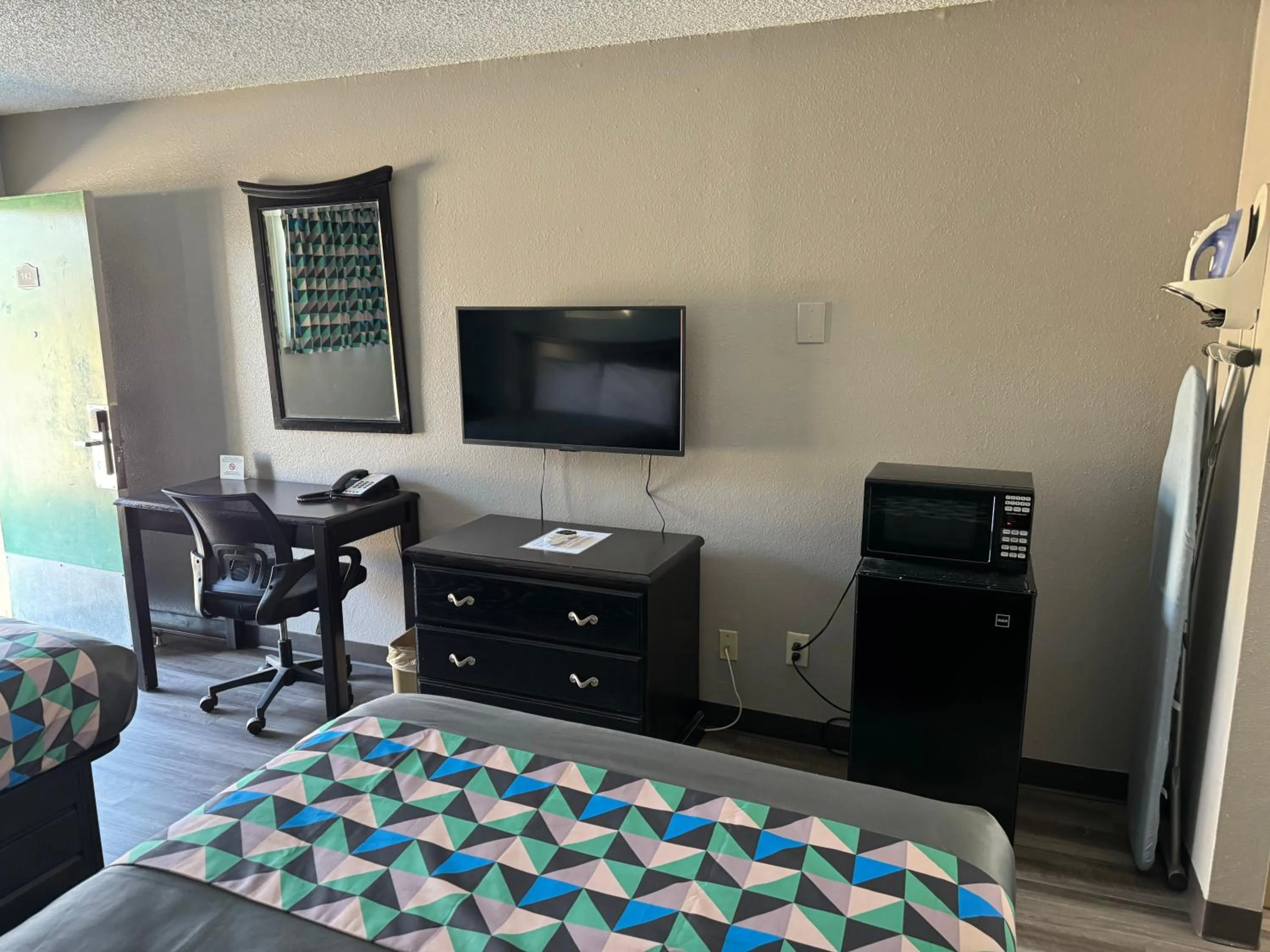 TV and multimedia in Kansas Inn