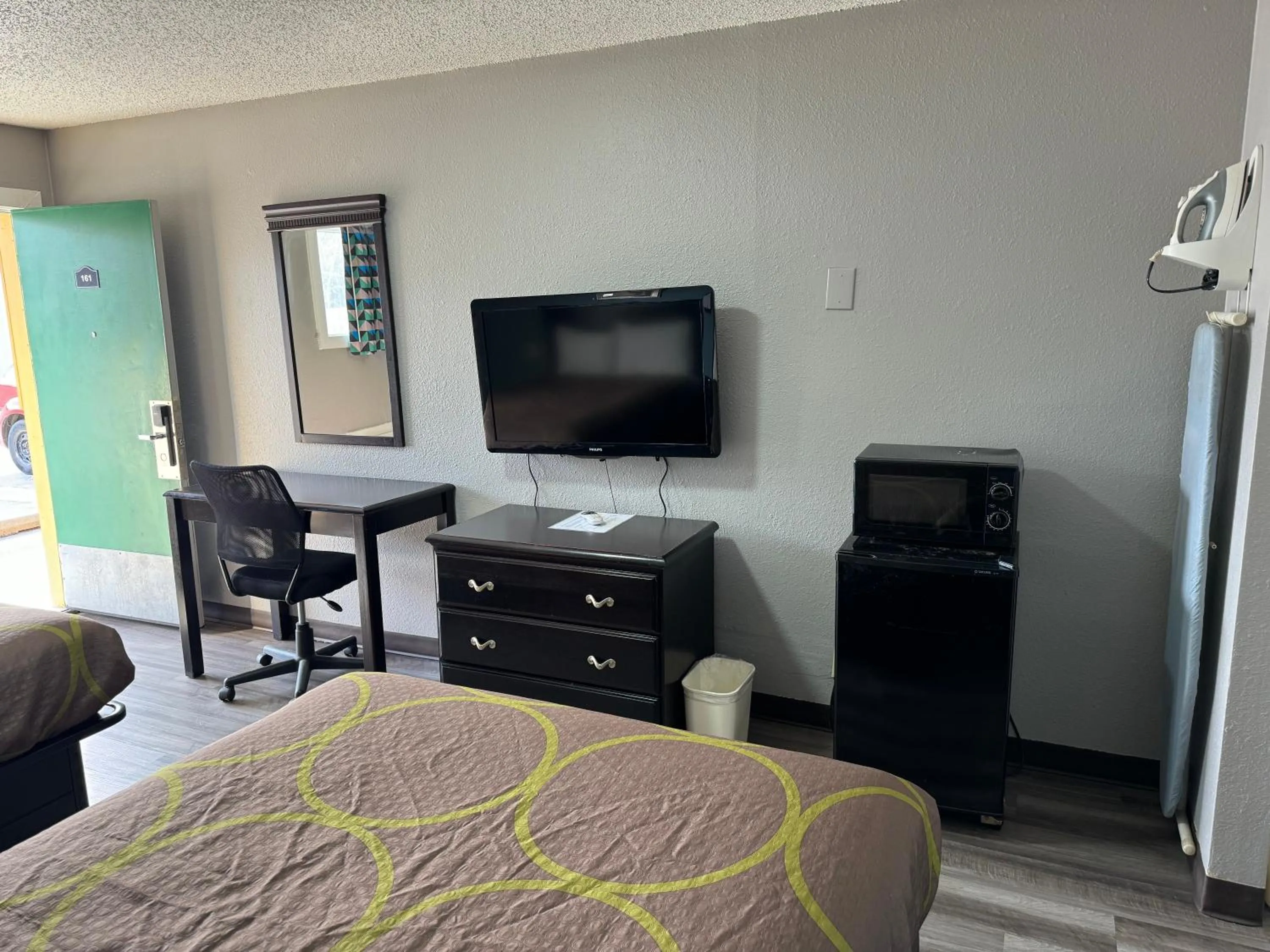 TV and multimedia in Kansas Inn