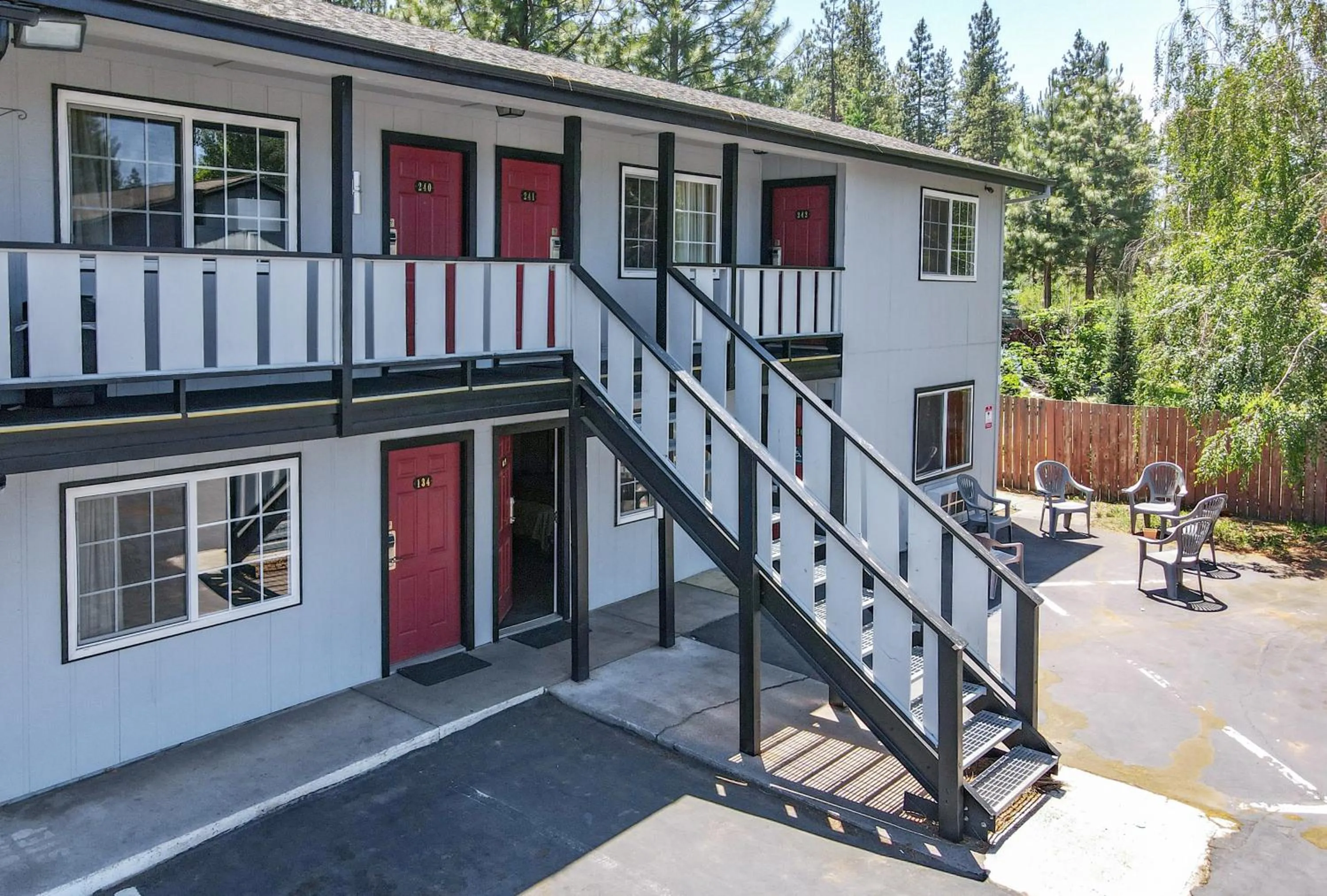 Property building in Charm Motel & Suites