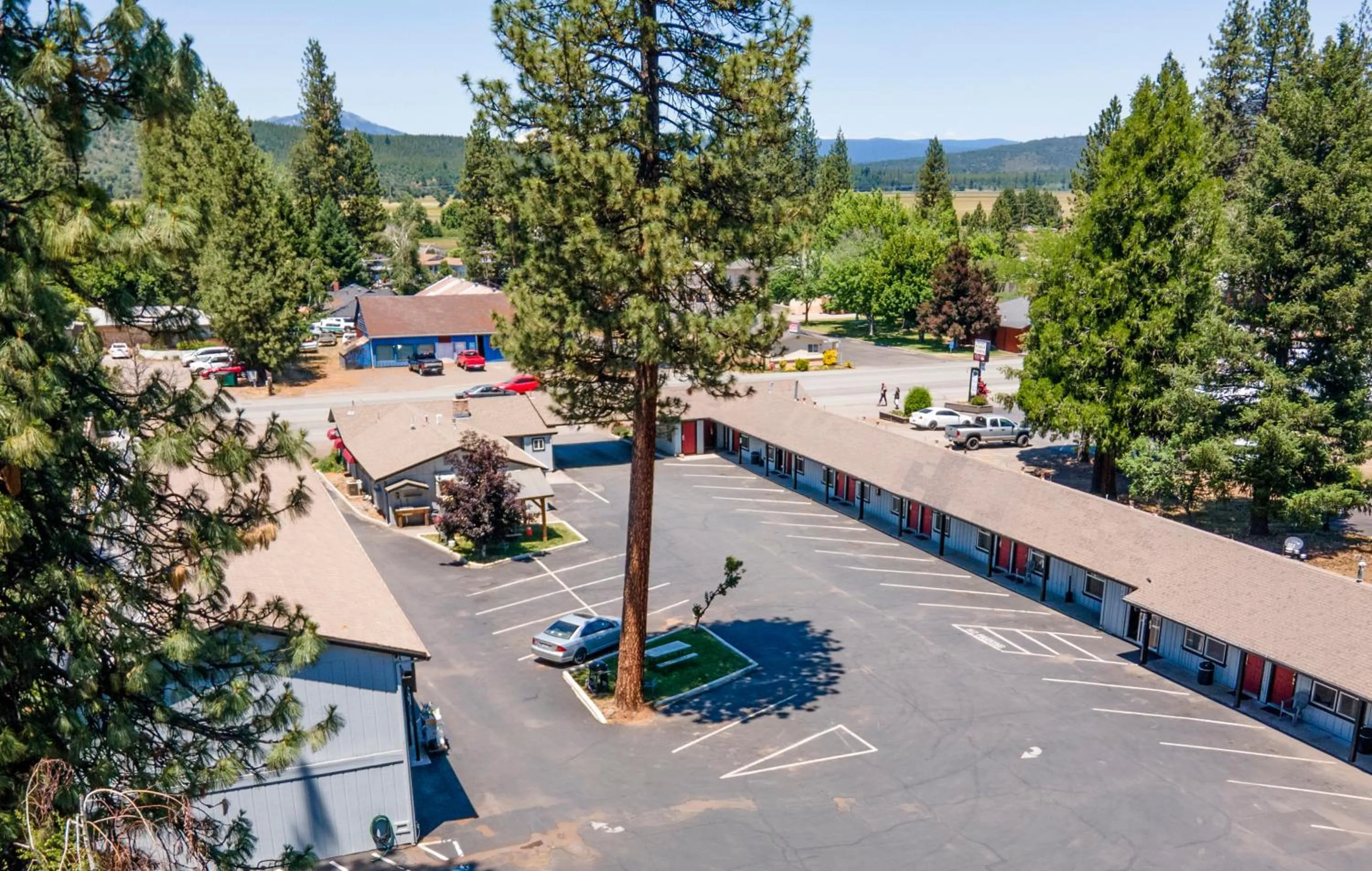 Property building in Charm Motel & Suites