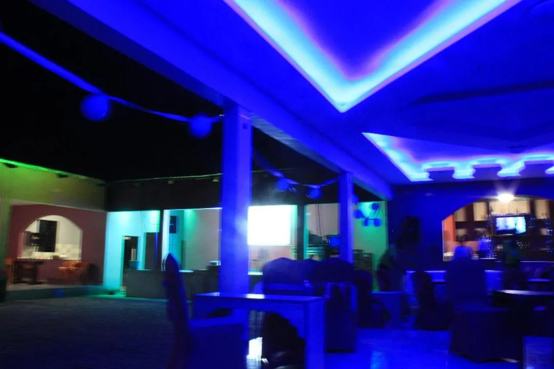 Restaurant/places to eat in Tita Tourist Resort