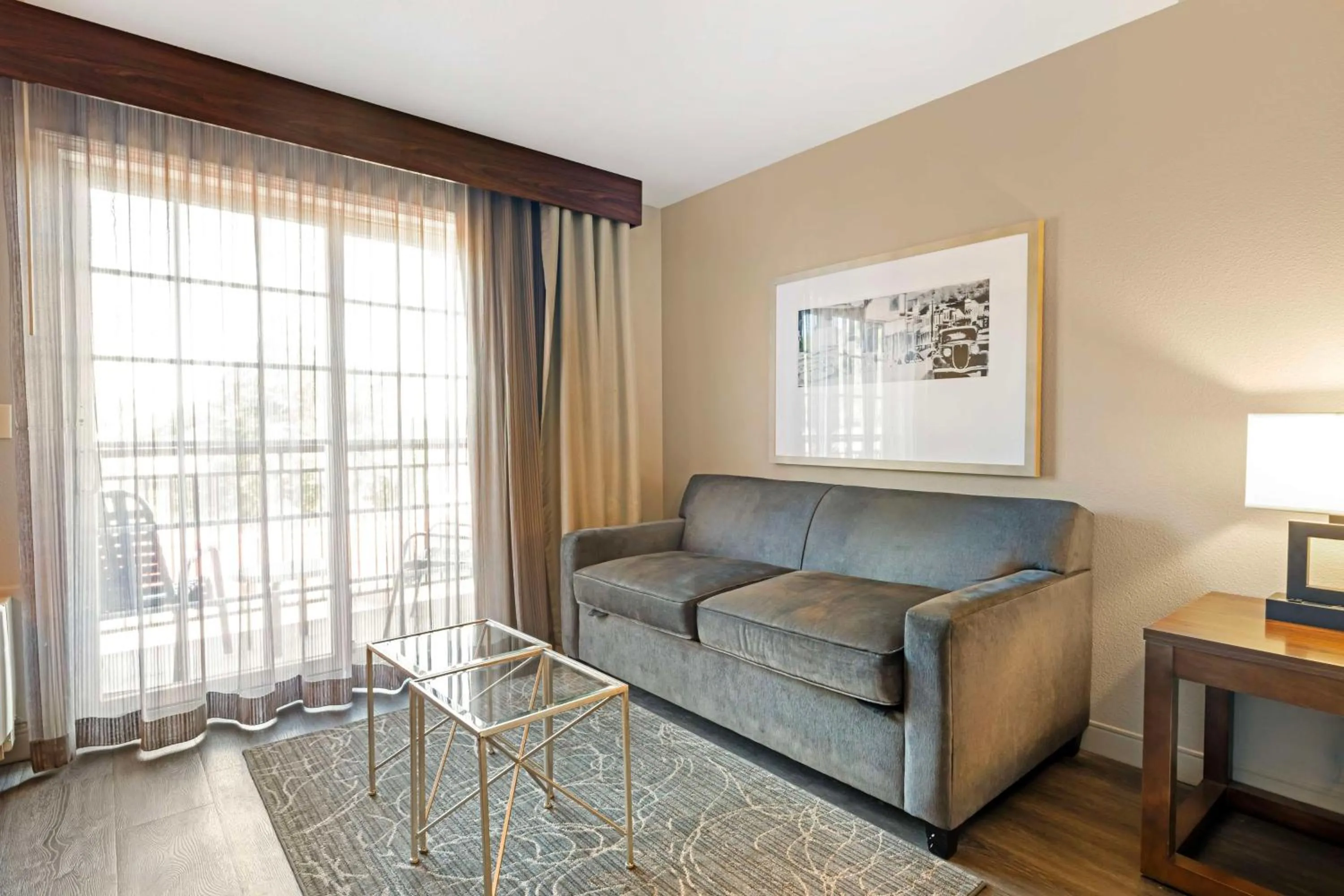 Bedroom in Best Western Cedar Inn & Suites