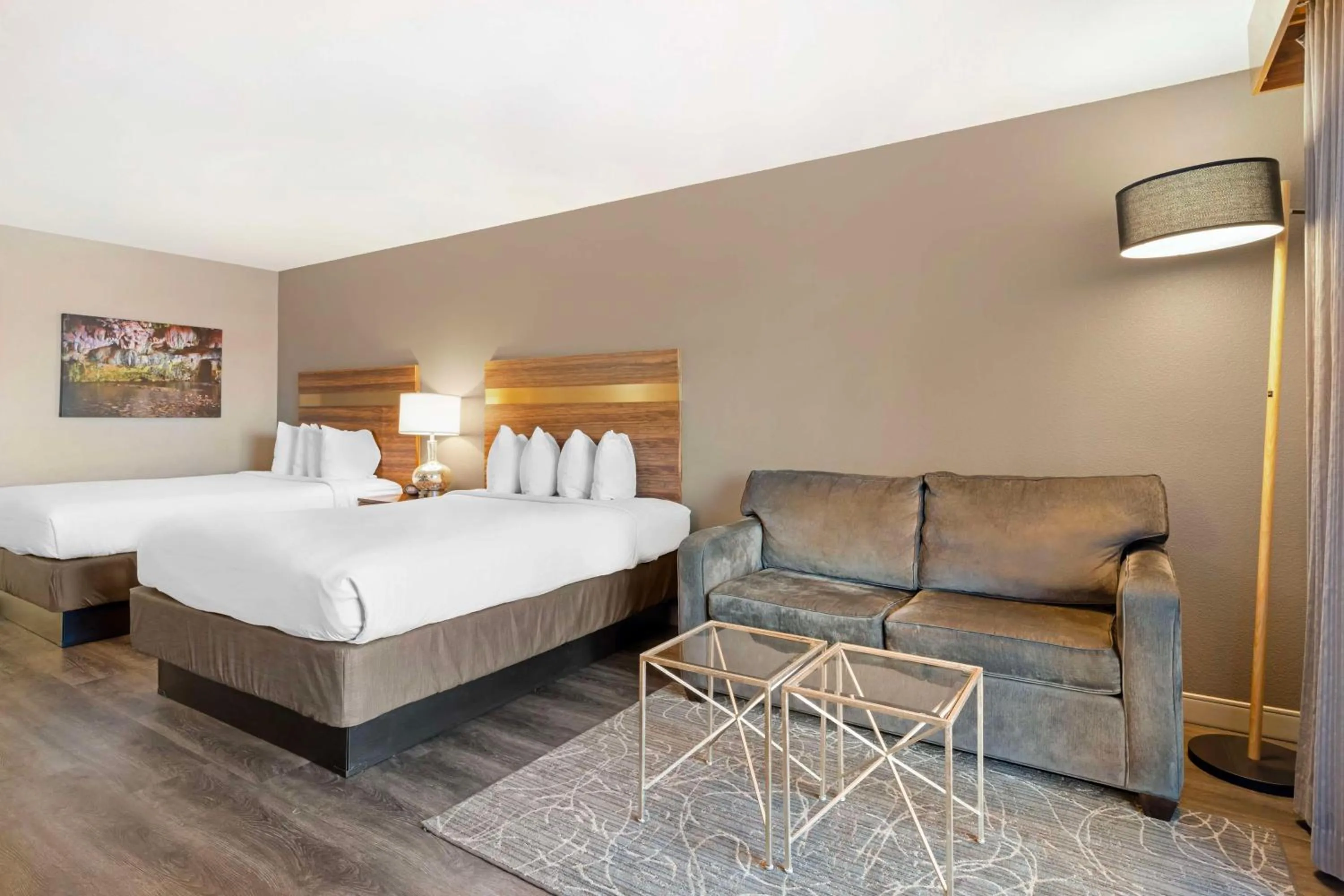 Bedroom, Bed in Best Western Cedar Inn & Suites