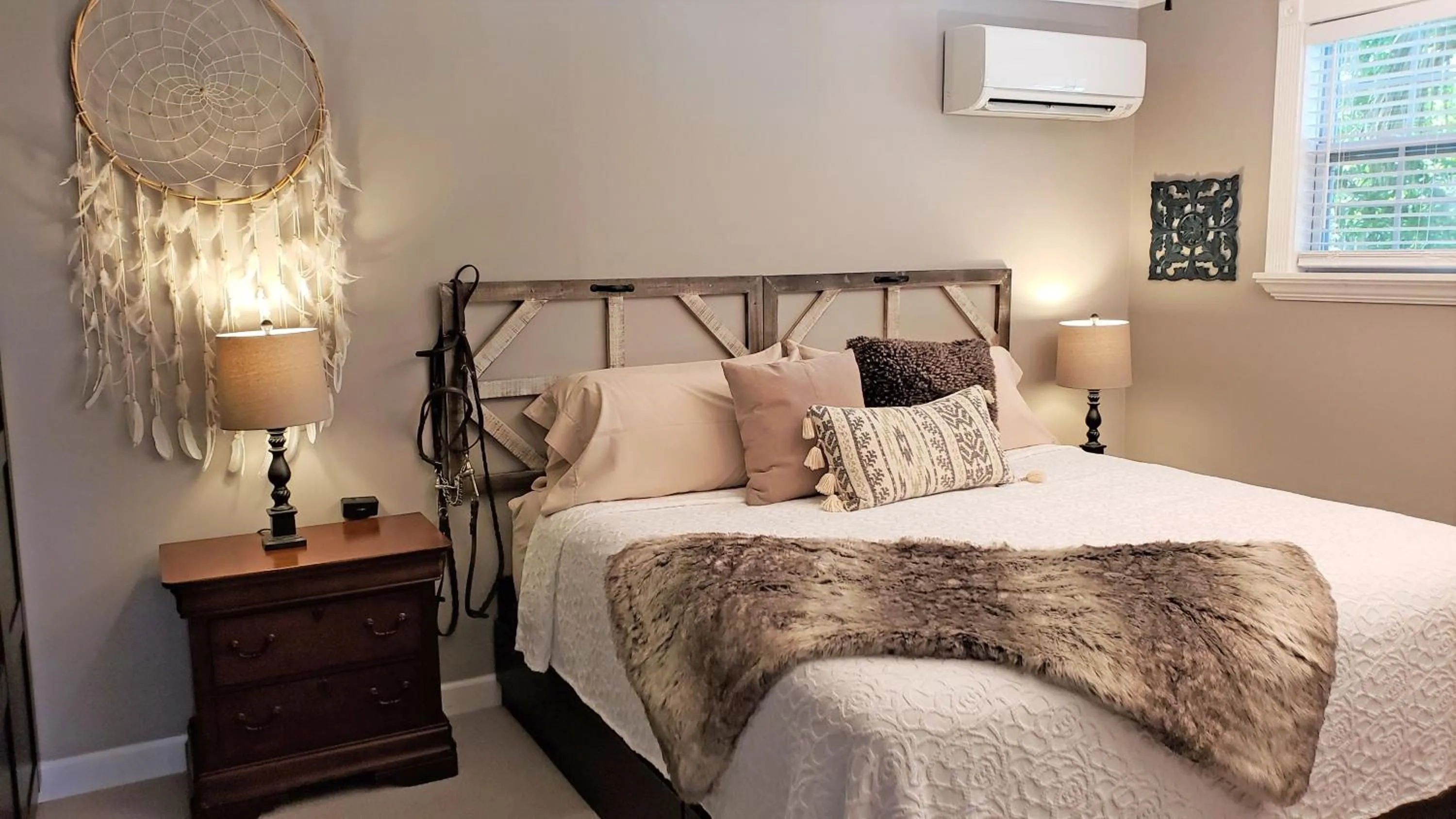 Photo of the whole room, Bed in At Journey's End