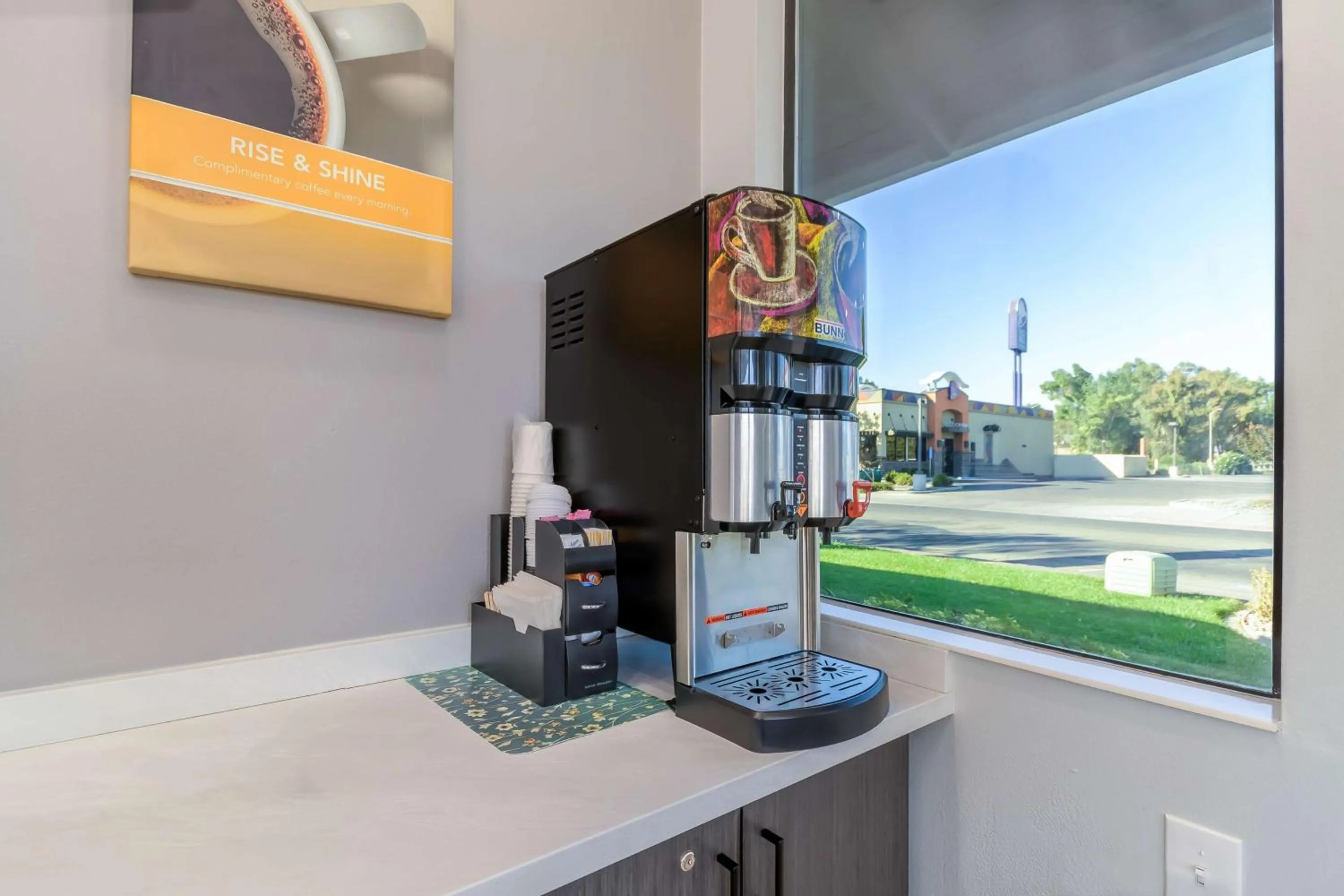 Property building in Motel 6-Willows, CA