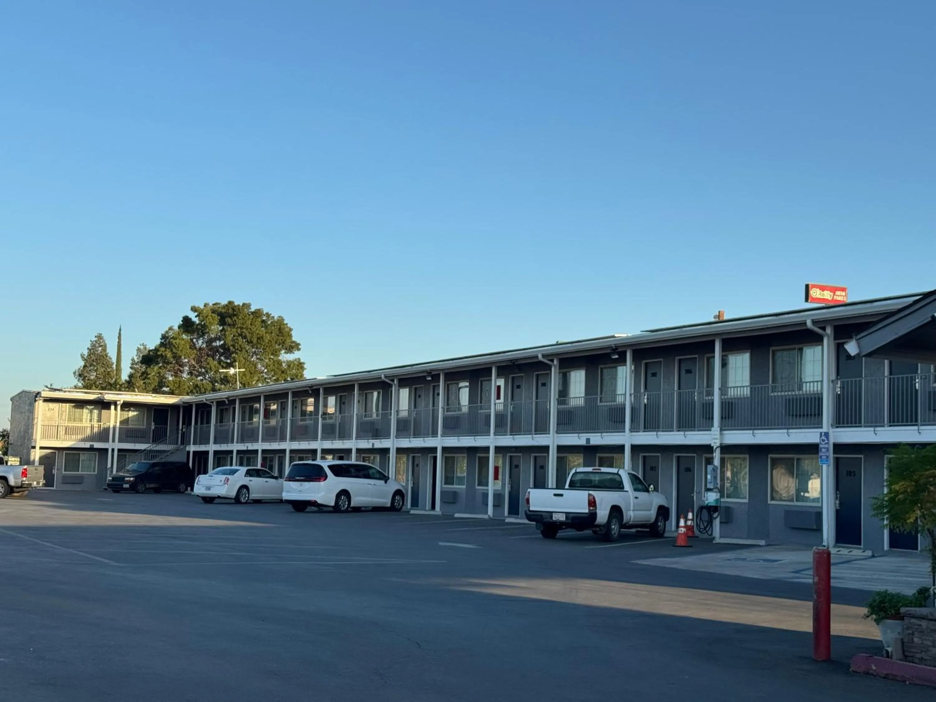 Property building in Motel 6-Willows, CA