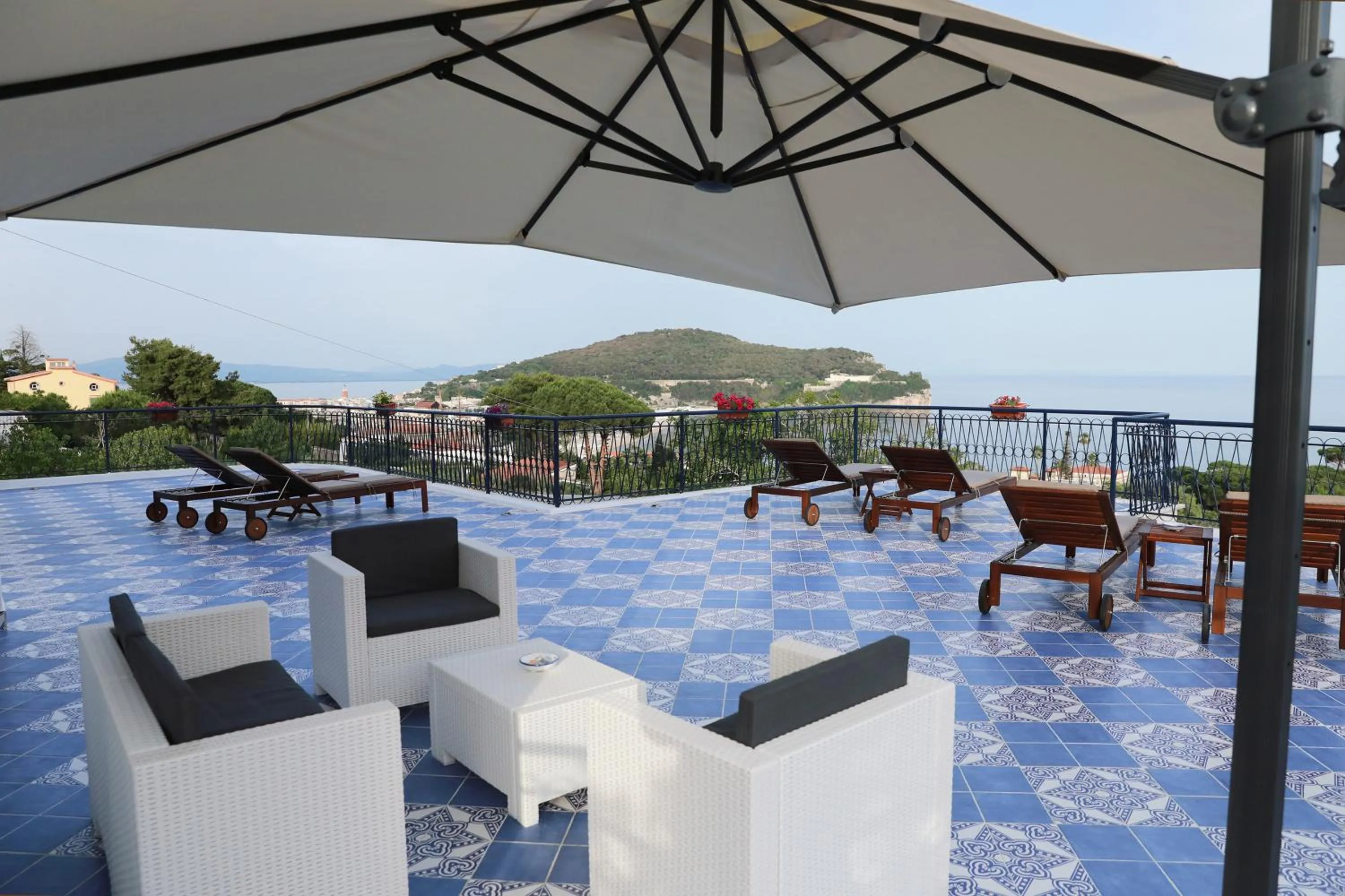 Patio in Gli archi sul mare