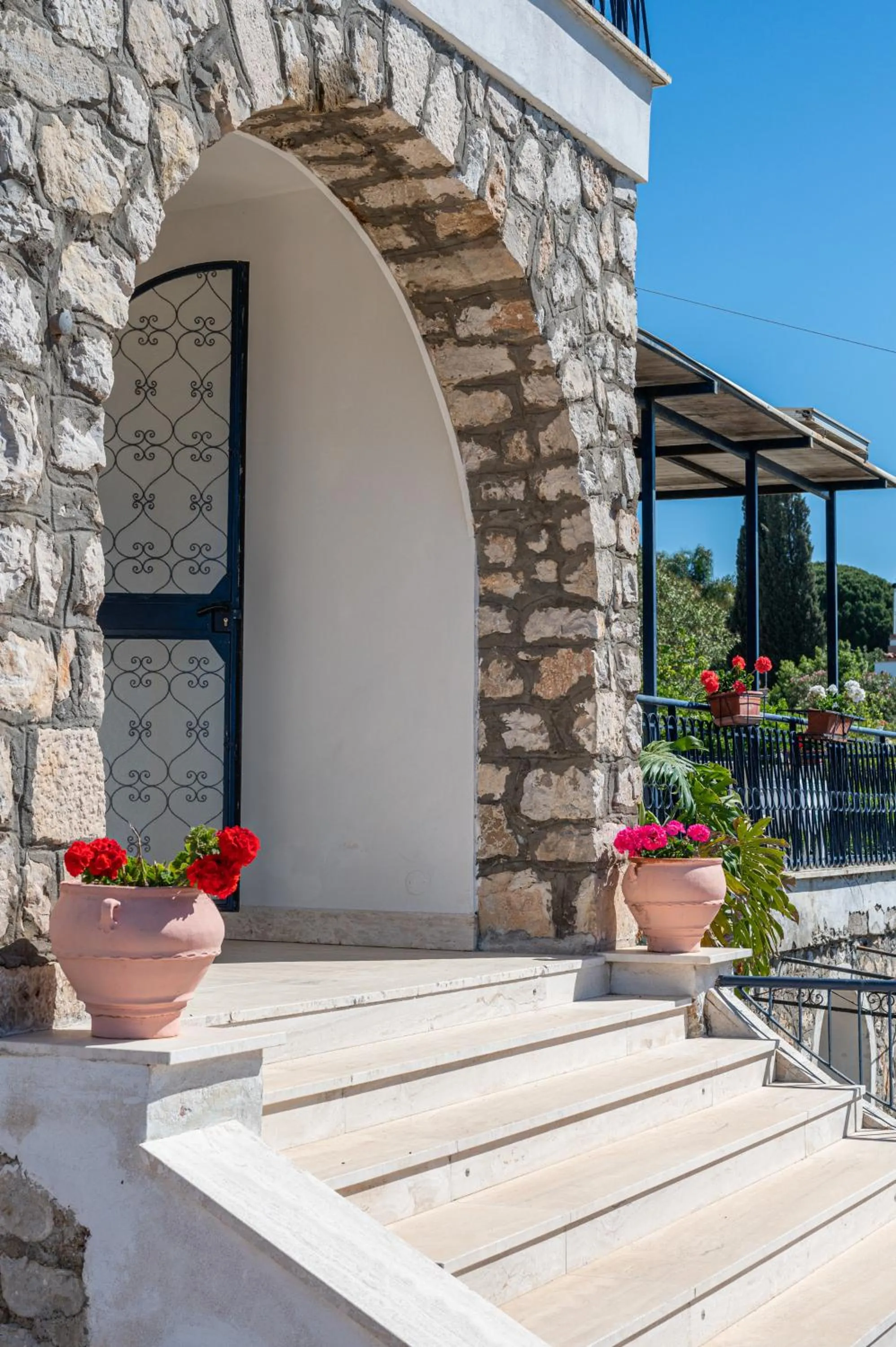 Property building in Gli archi sul mare