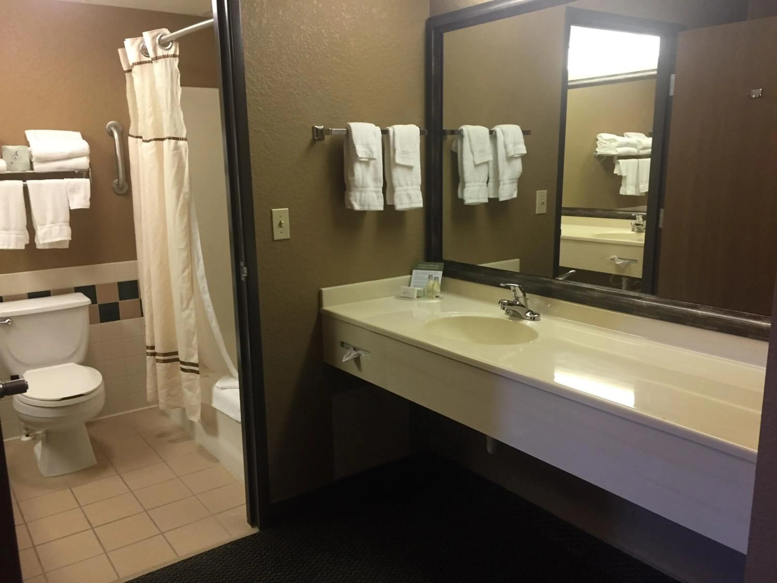 Boarders Inn and Suites by Cobblestone Hotels - Fayette