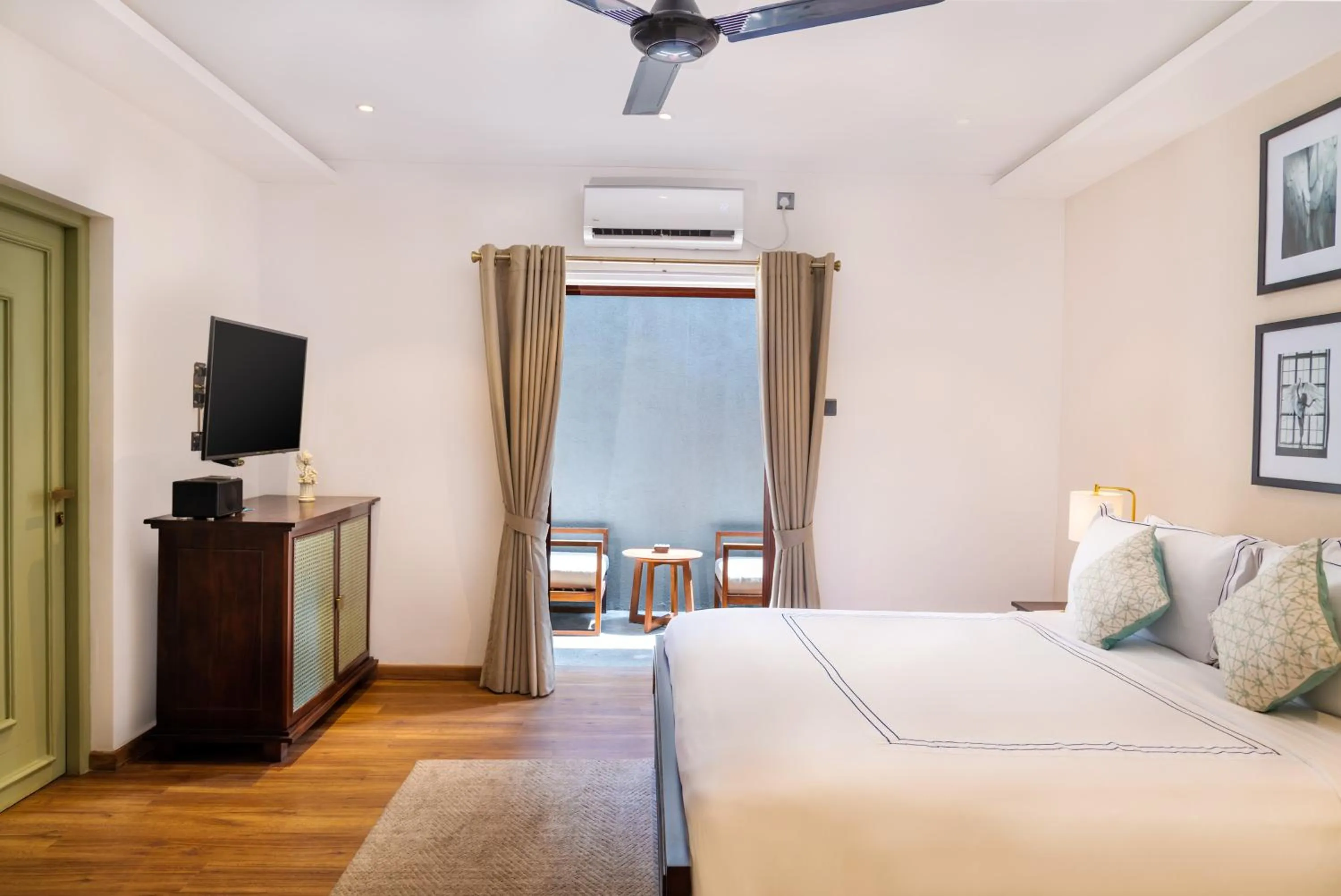 Photo of the whole room, Bed in Angel Beach Unawatuna