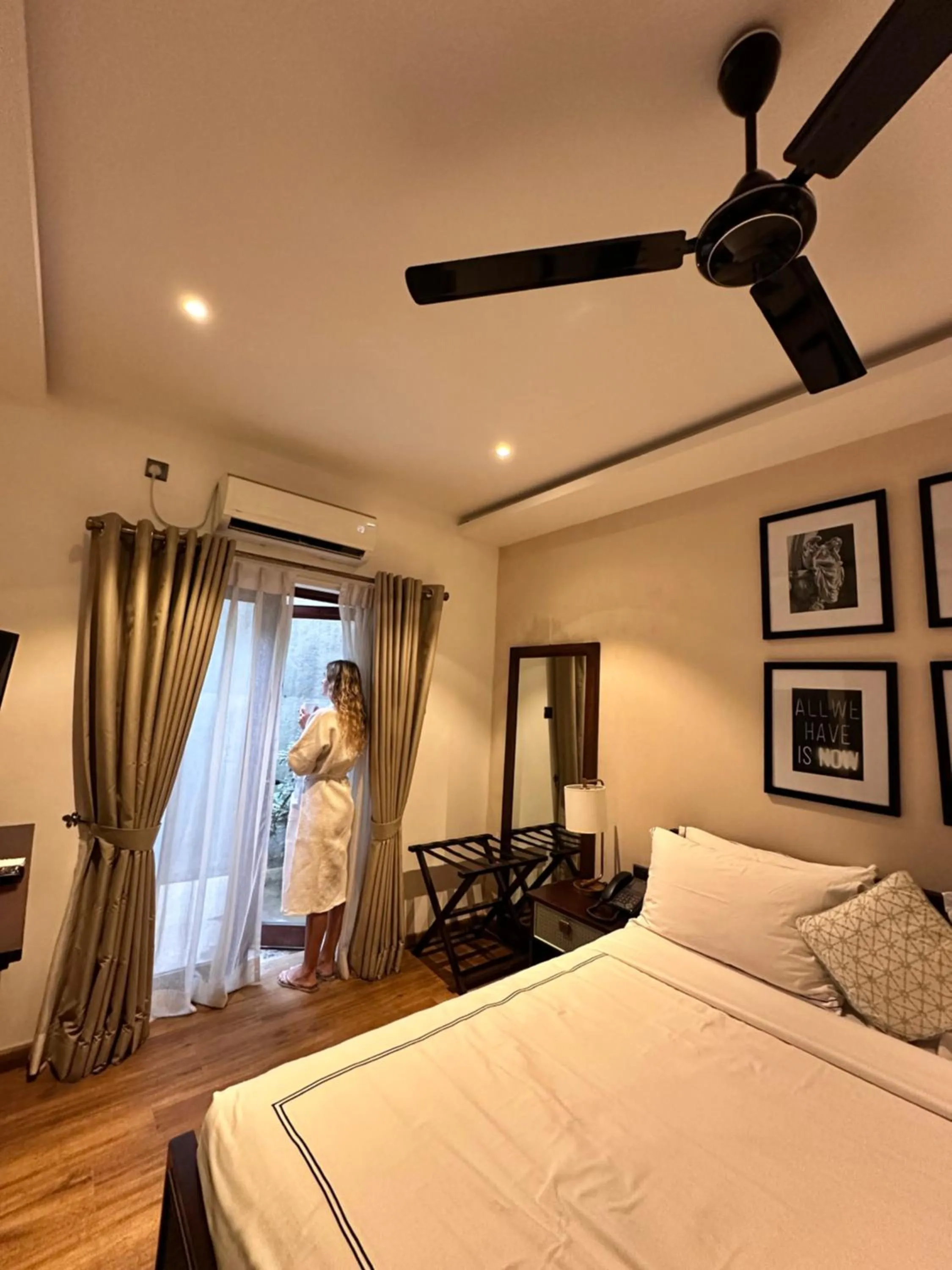 Photo of the whole room, Bed in Angel Beach Unawatuna