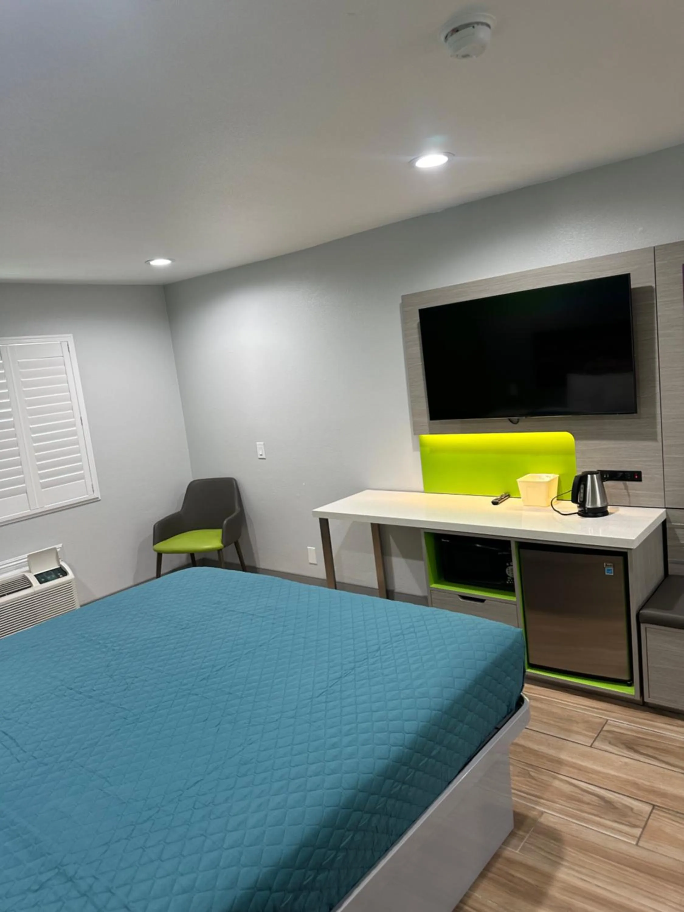 Bed in Garden Inn San Gabriel