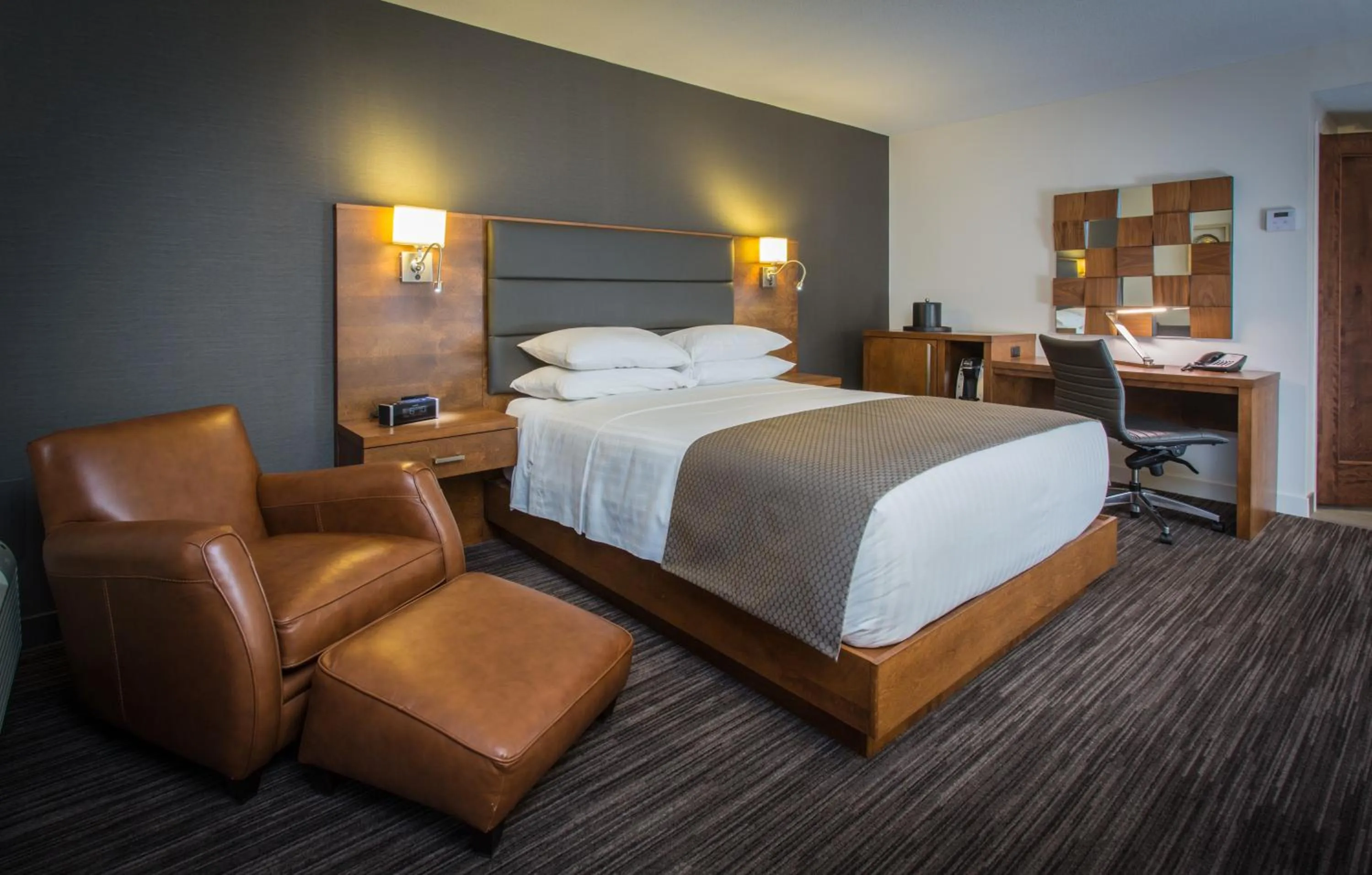 Photo of the whole room, Bed in Atlantic Host Hotel, Trademark Collection by Wyndham