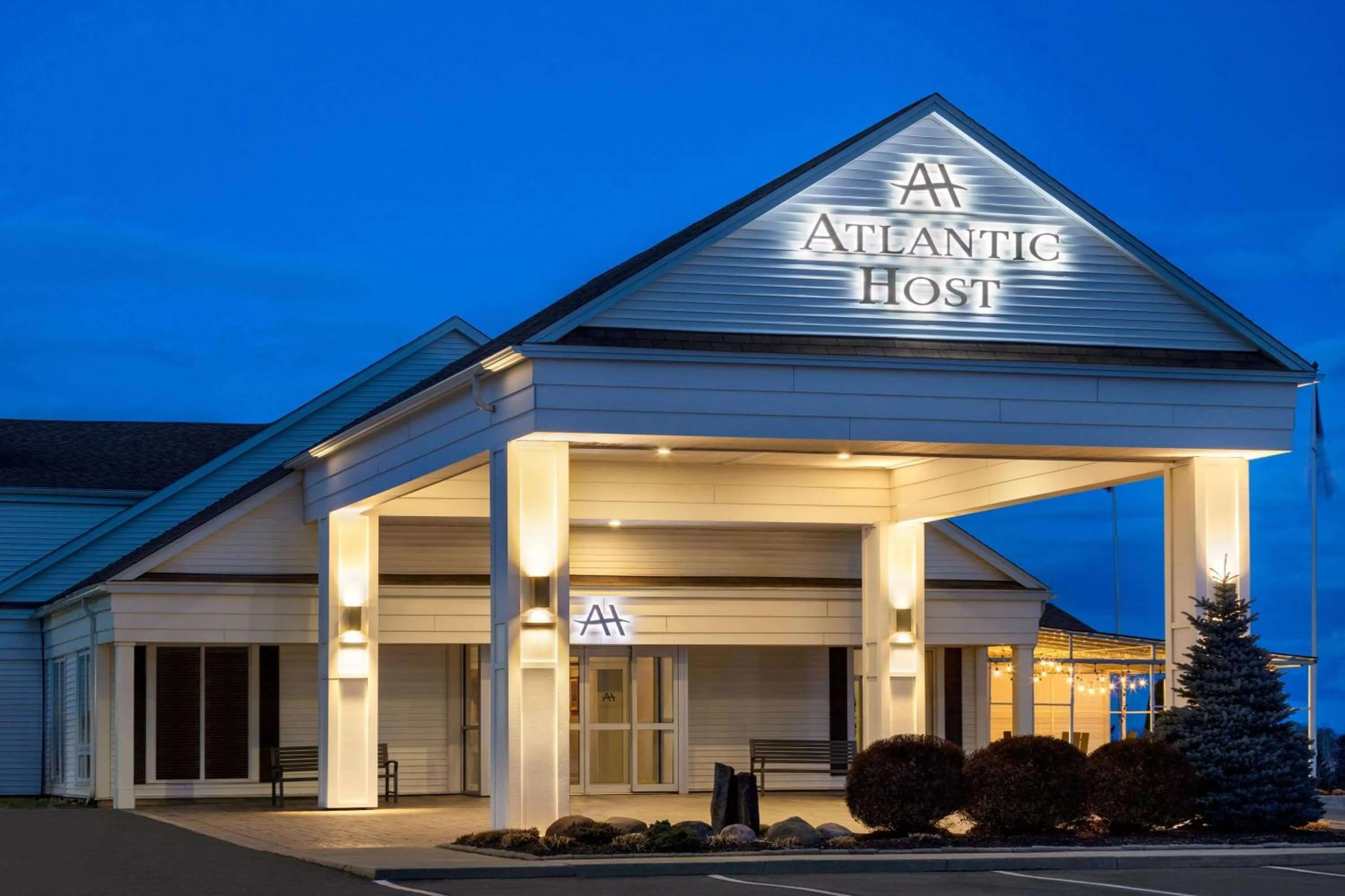 Property building in Atlantic Host Hotel, Trademark Collection by Wyndham