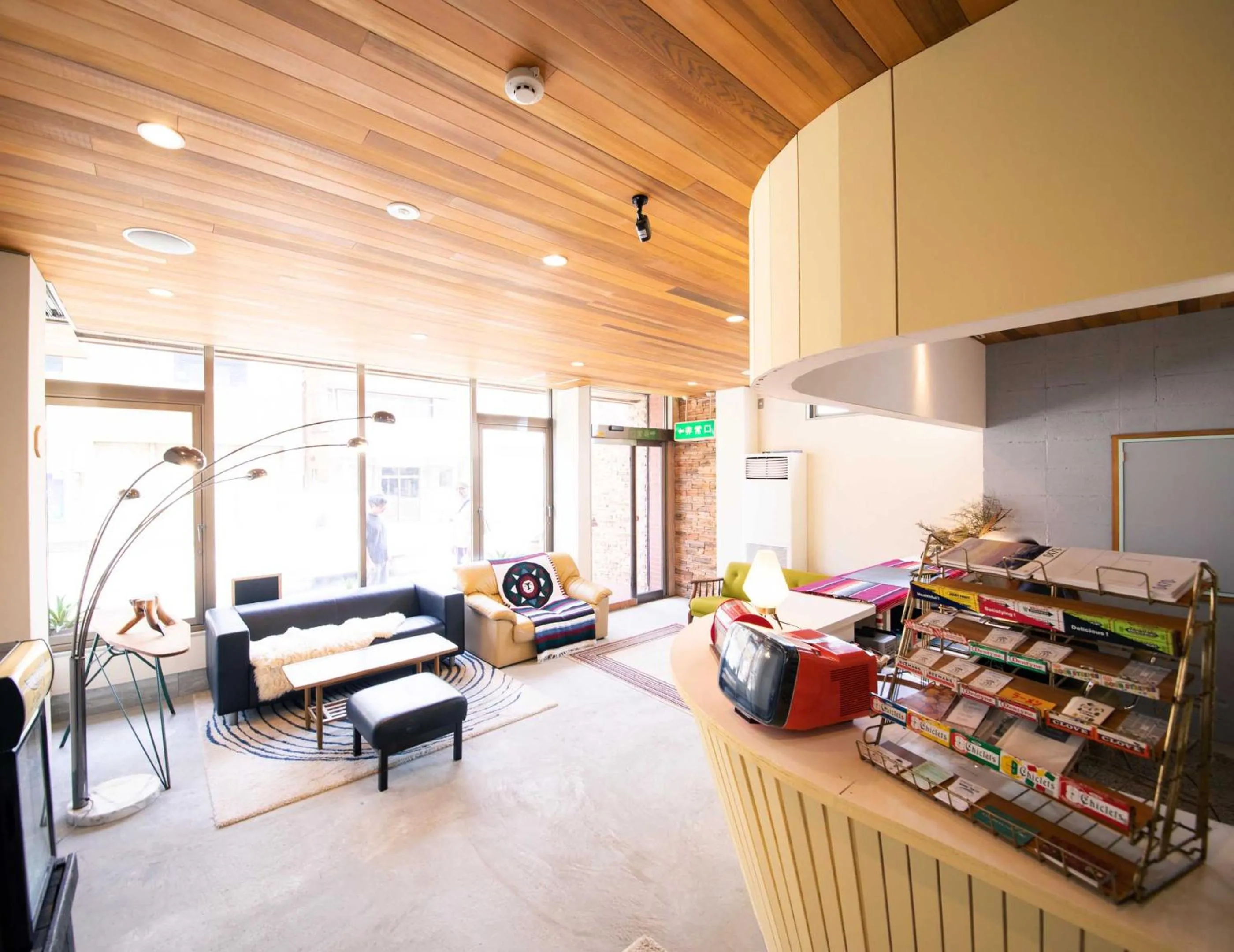 Lobby or reception in tune Hostel（ツネホステル館山）