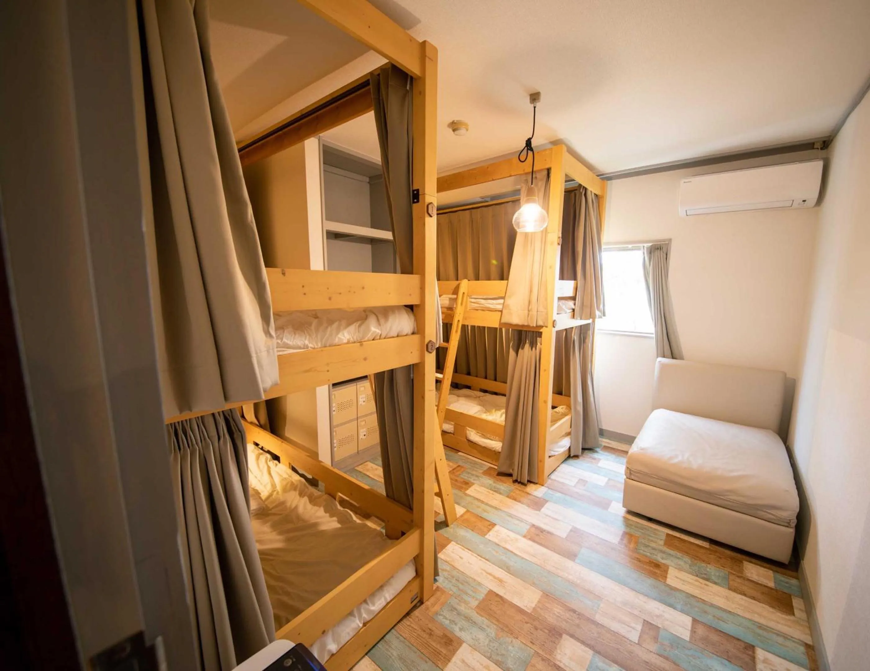 bunk bed, Bed in tune Hostel（ツネホステル館山）
