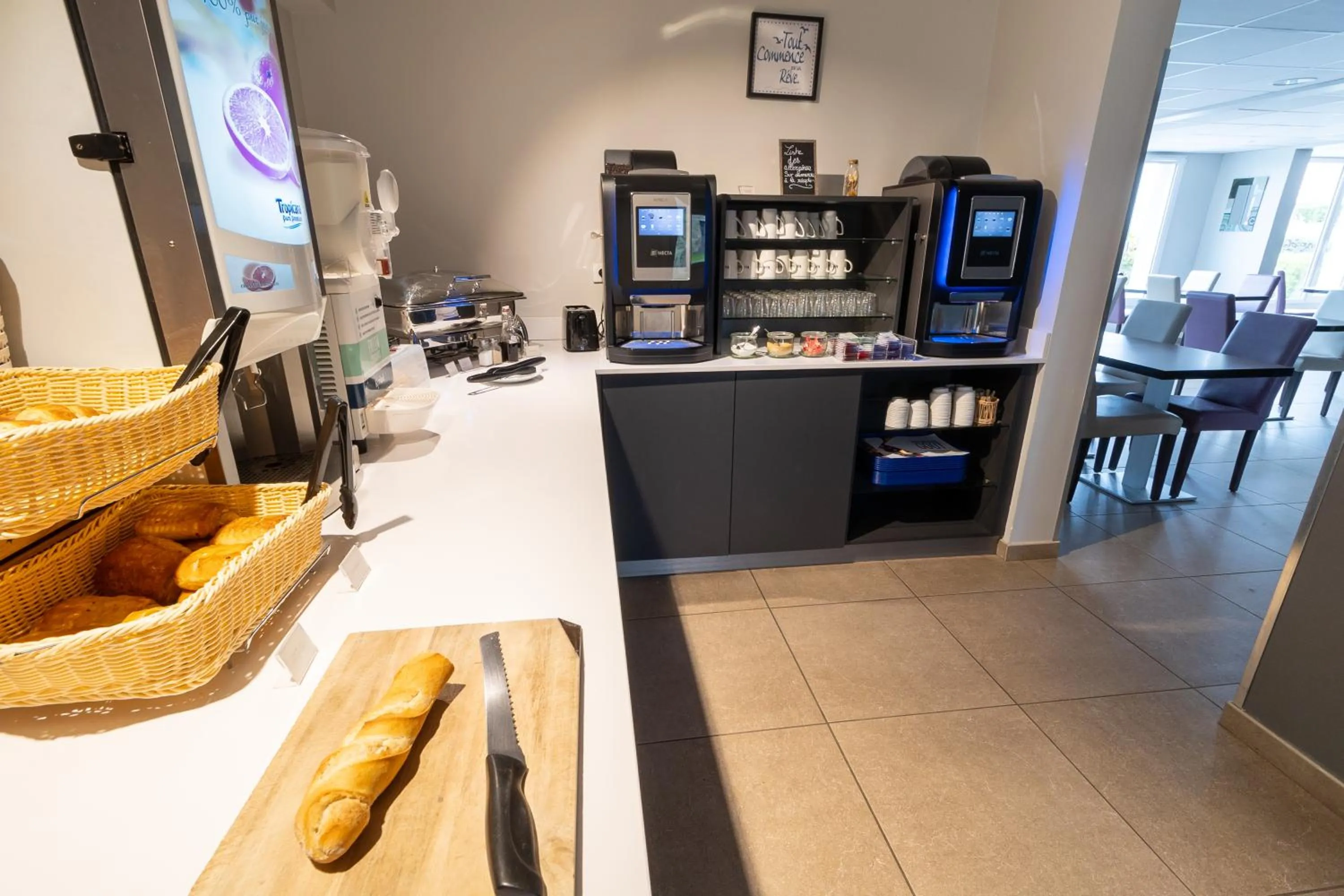 Food in Kyriad Direct Auxerre - Appoigny