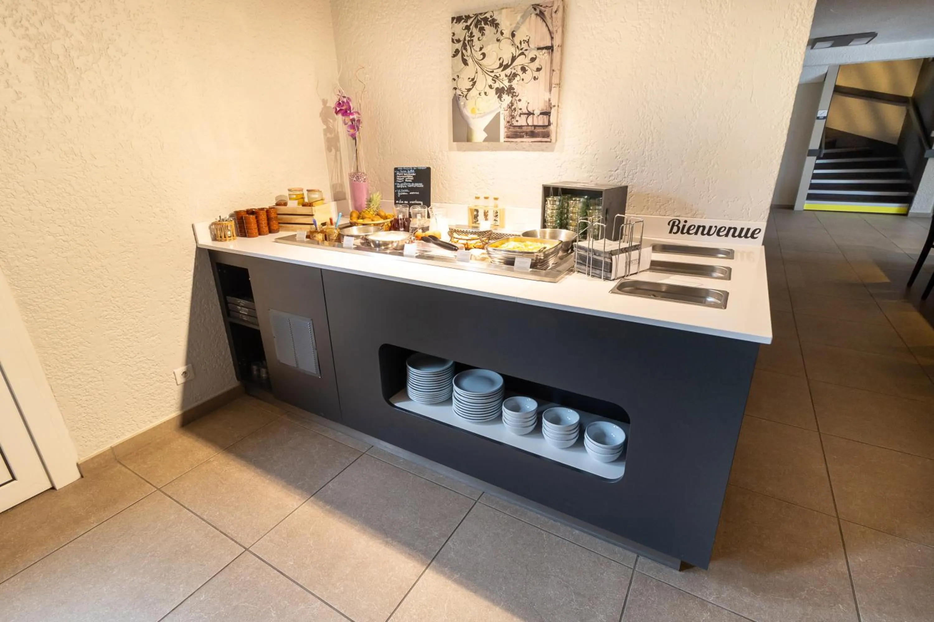 Food in Kyriad Direct Auxerre - Appoigny