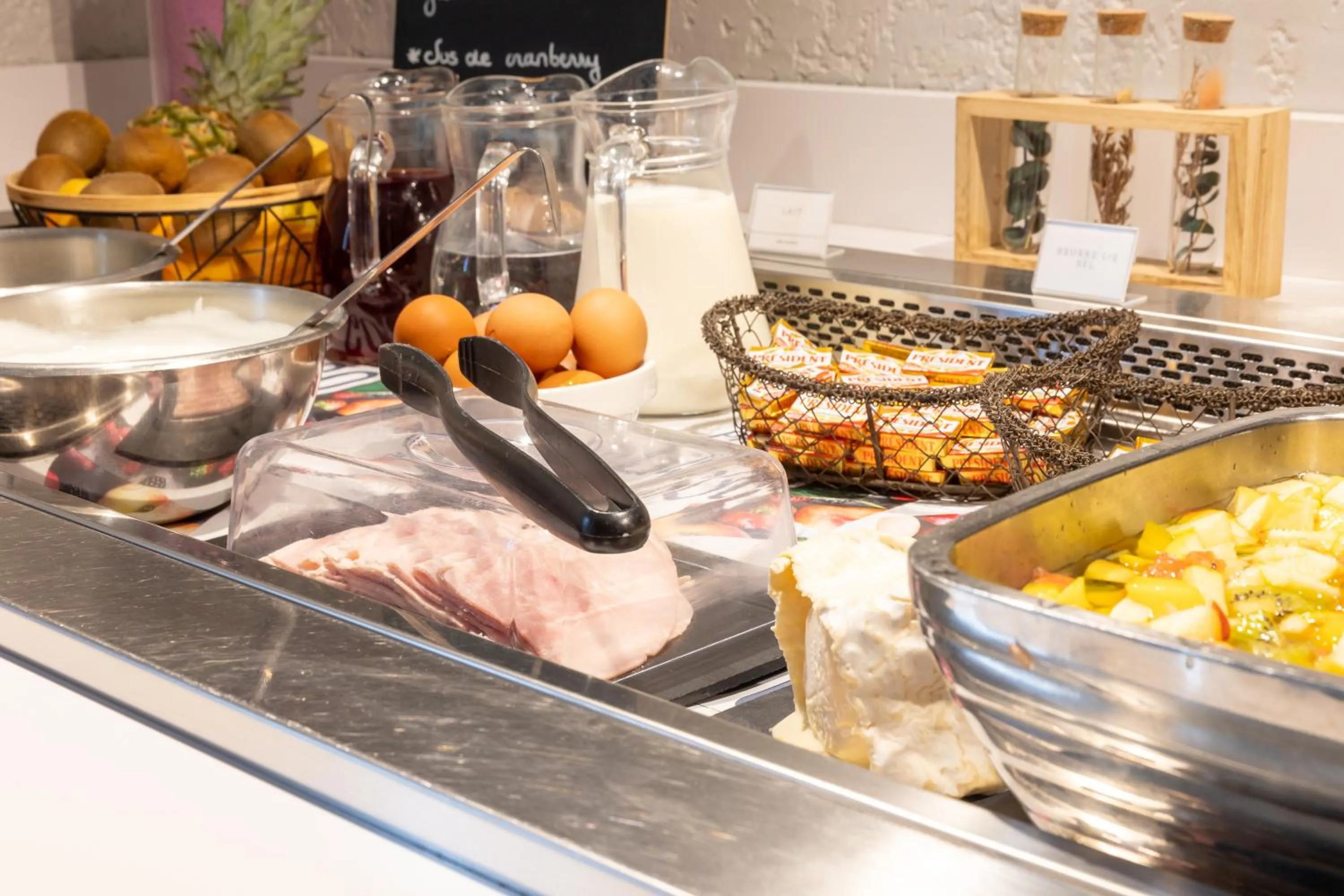 Food in Kyriad Direct Auxerre - Appoigny