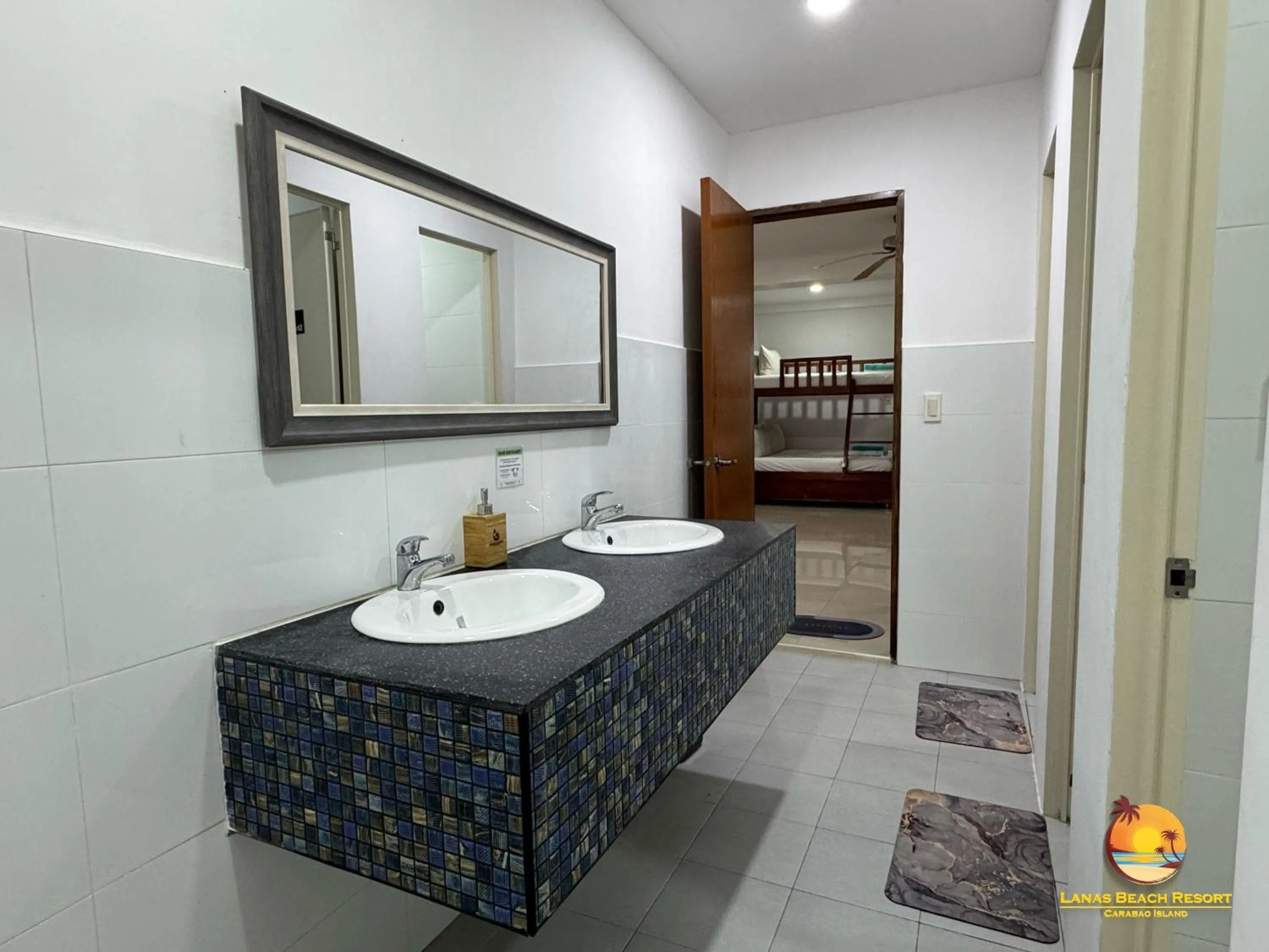 Bathroom in Lanas Beach Resort Carabao Island