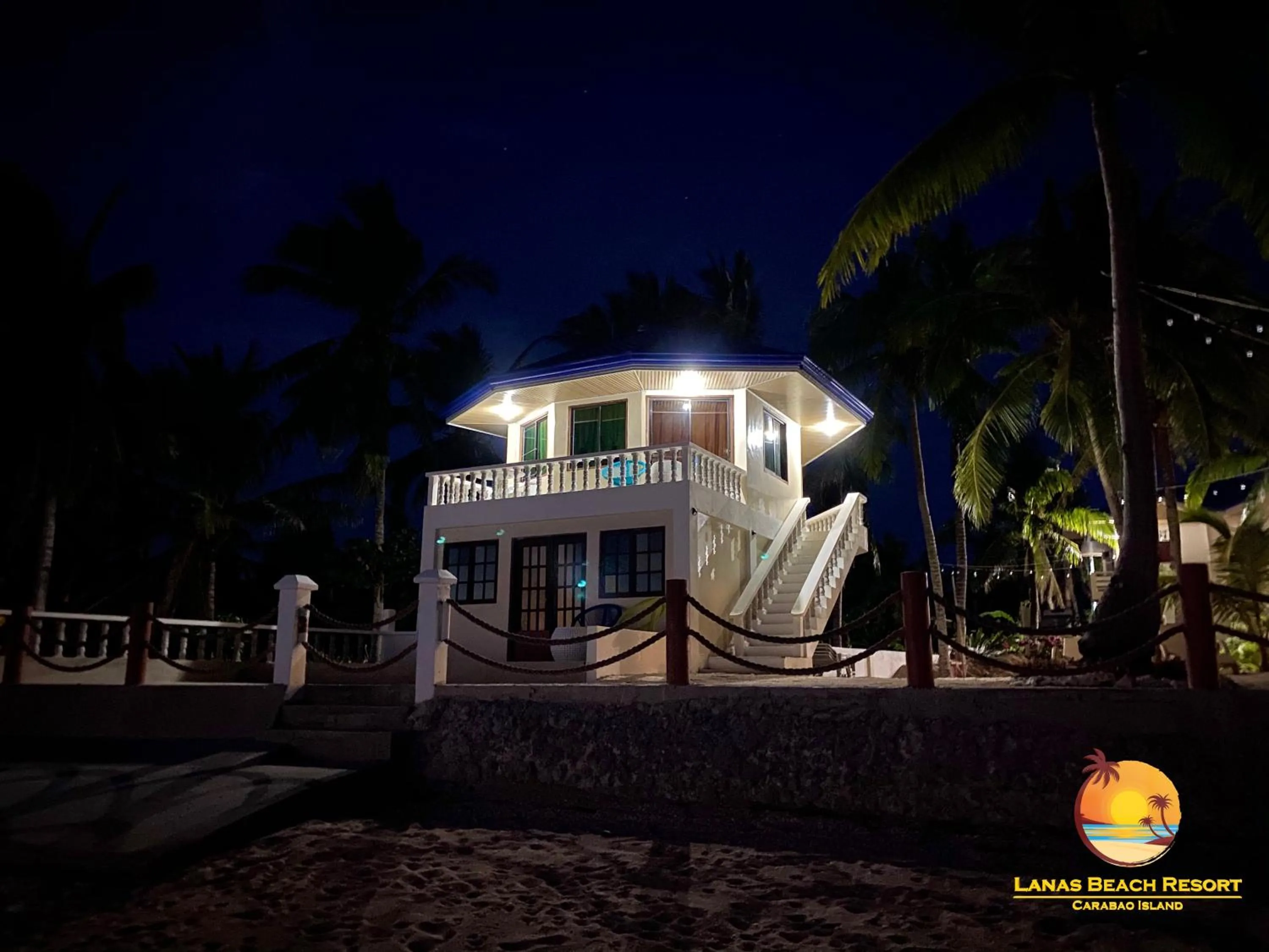 Property building in Lanas Beach Resort Carabao Island