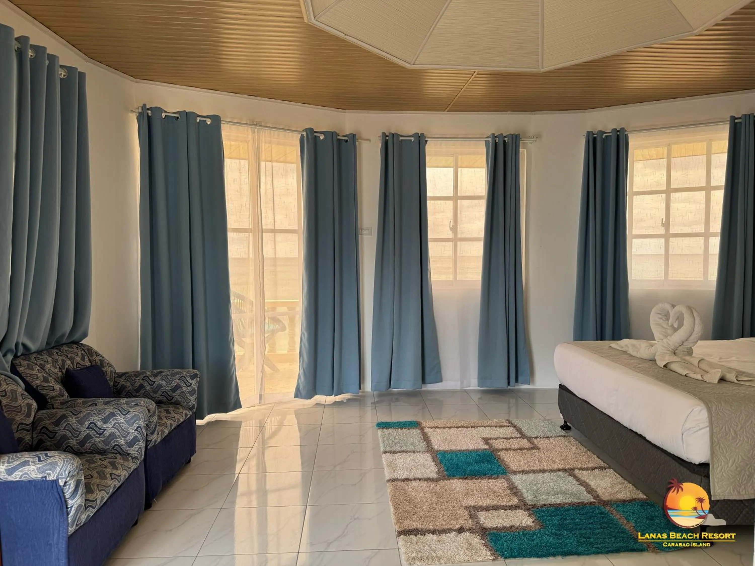 Seating area, Bed in Lanas Beach Resort Carabao Island