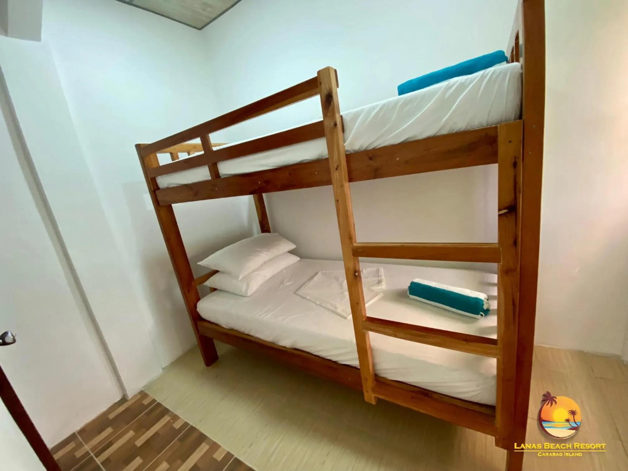 bunk bed, Bed in Lanas Beach Resort Carabao Island