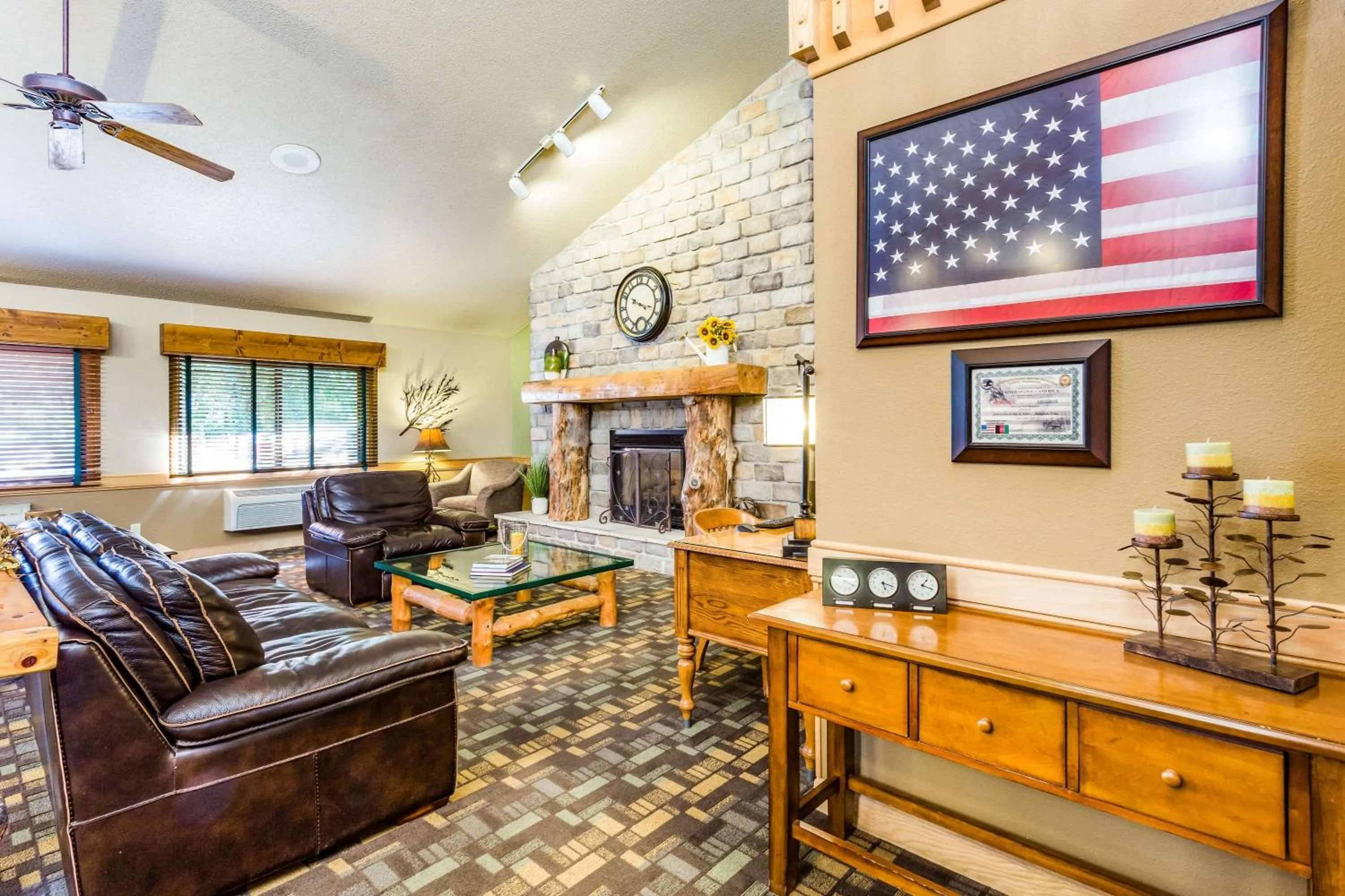 Lobby or reception in AmericInn by Wyndham Hampton