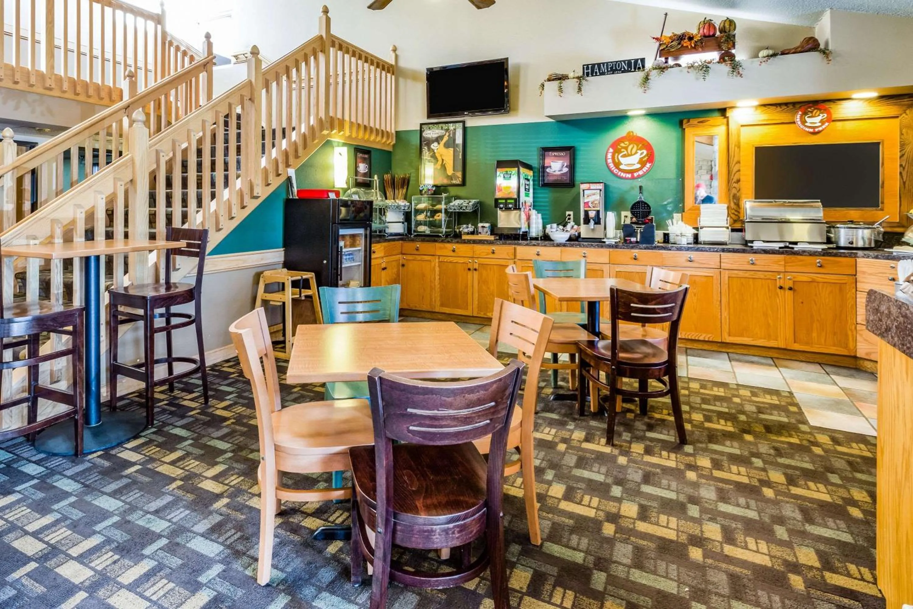 Restaurant/places to eat in AmericInn by Wyndham Hampton