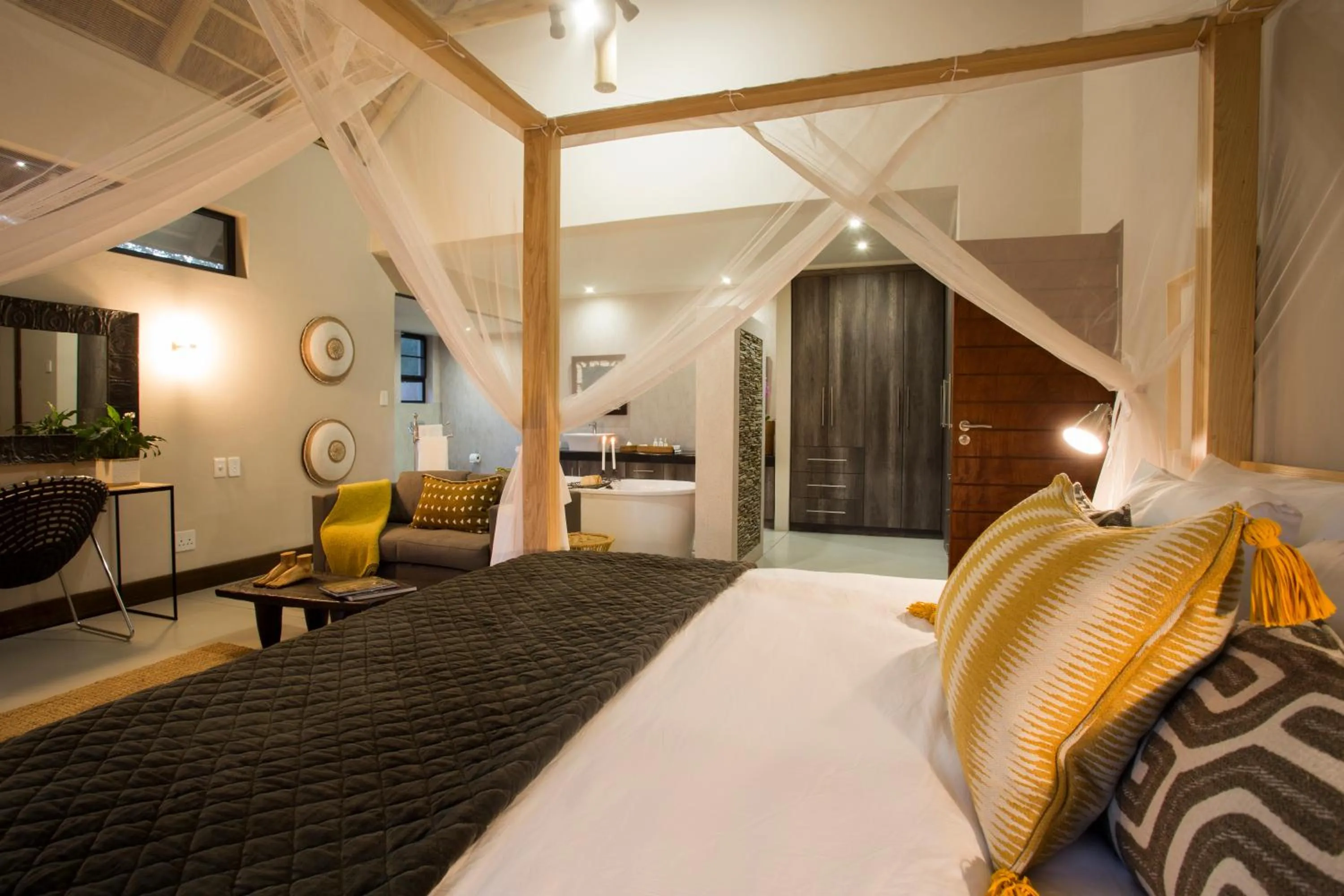 Shower, Bed in Moya Safari Villa