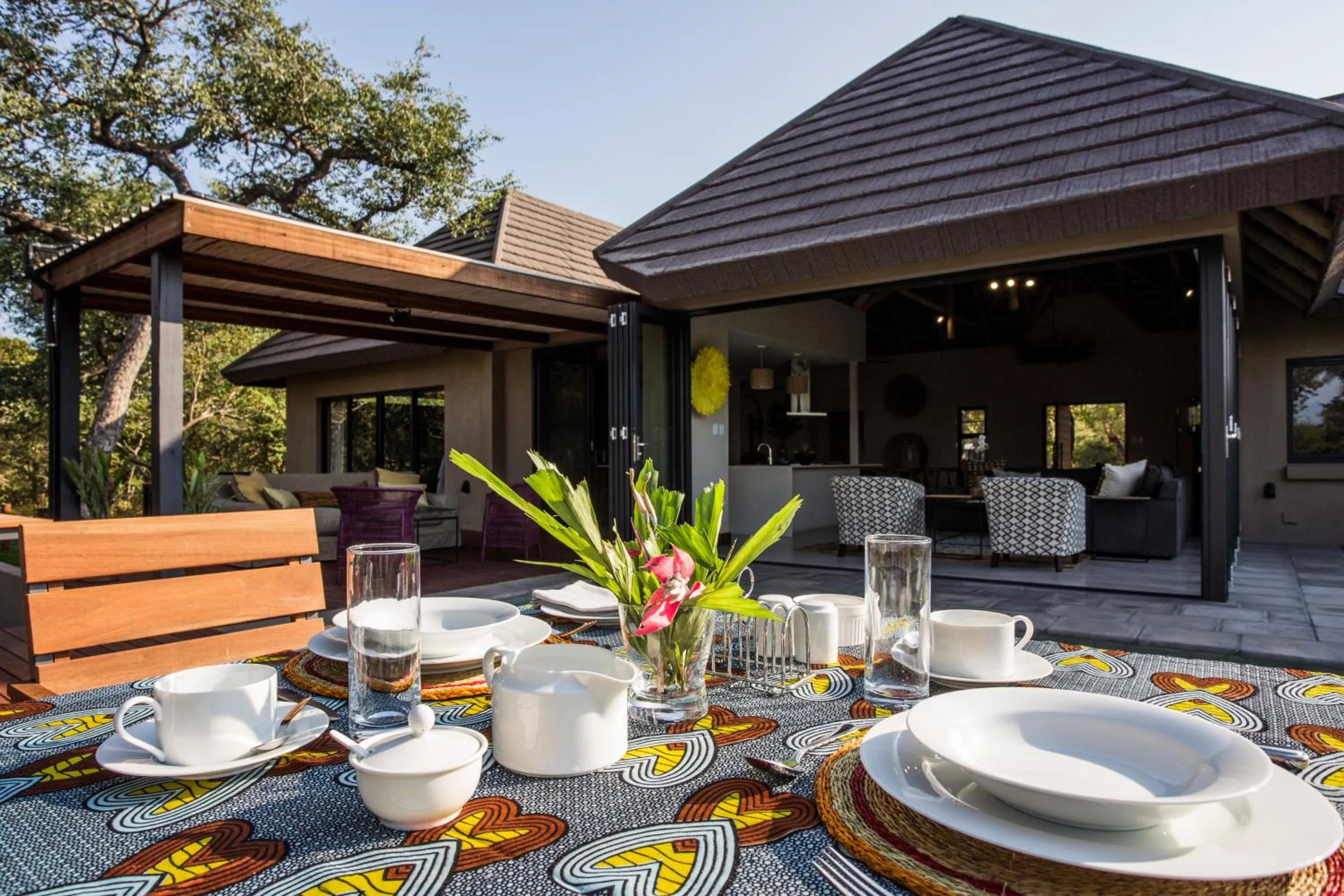 Restaurant/places to eat in Moya Safari Villa