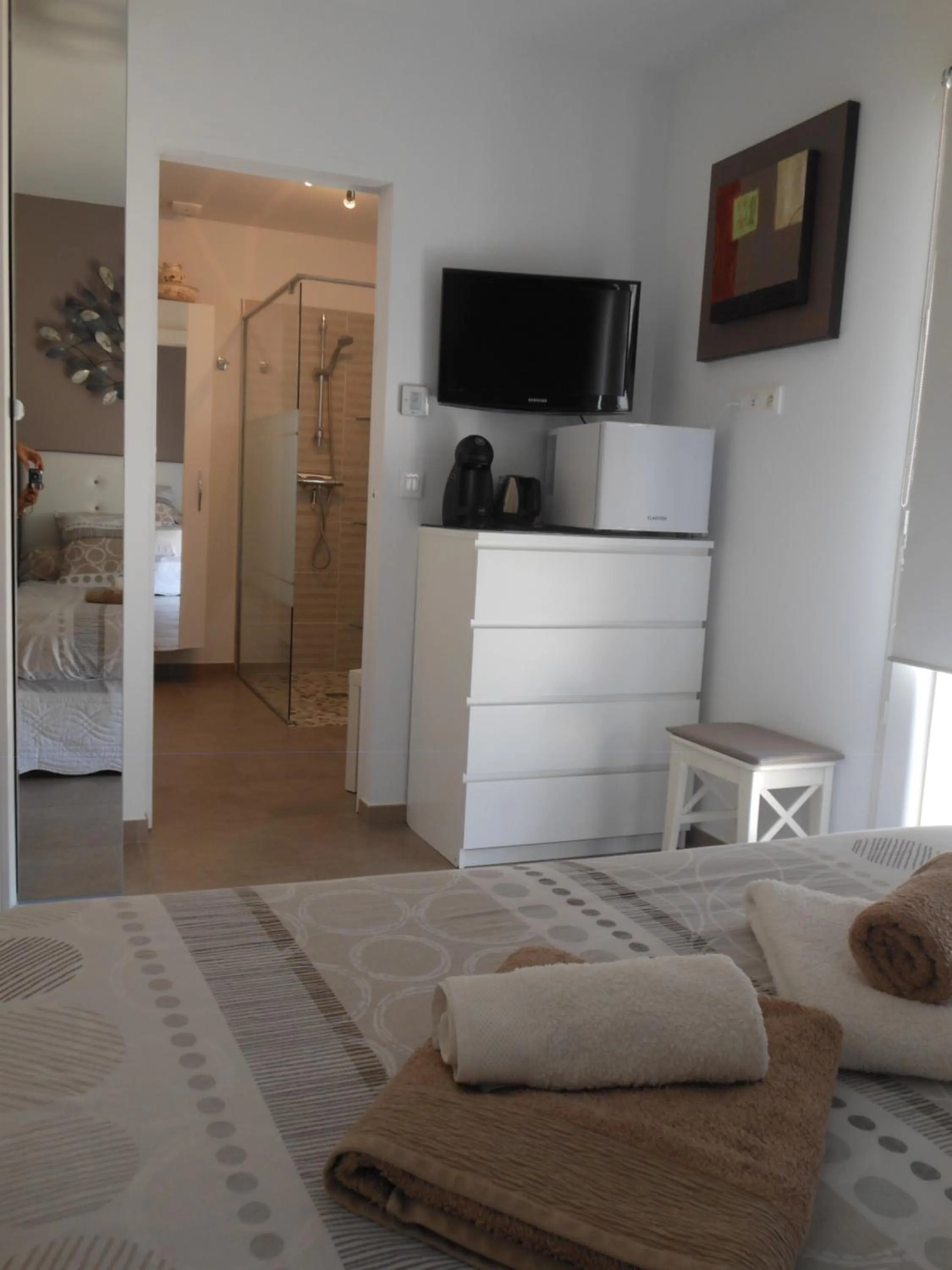 TV and multimedia, Bed in Chambre d'hôtes dans Villa Diane