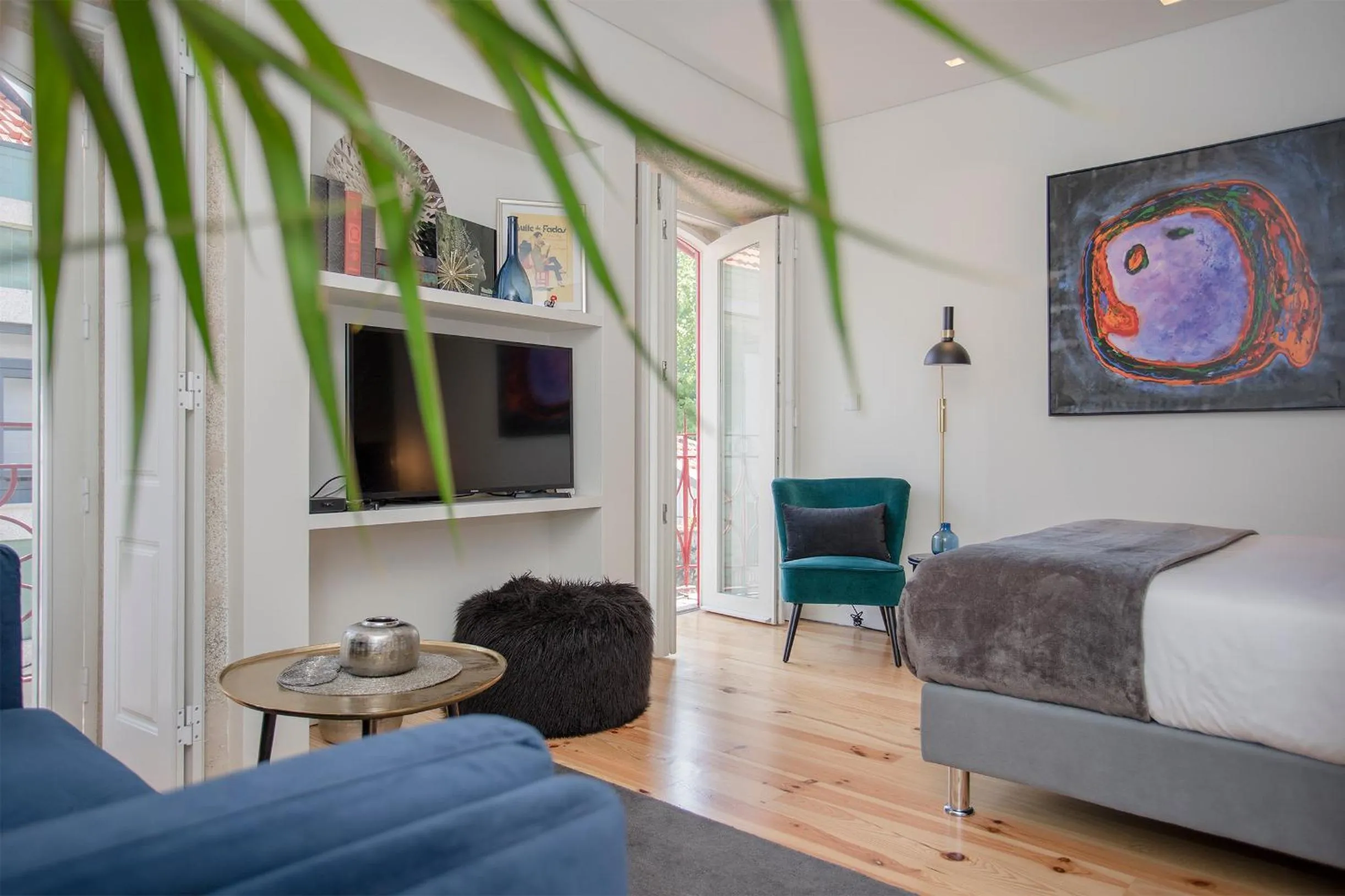 TV and multimedia in Liiiving in Porto - Cozy & Chic Downtown