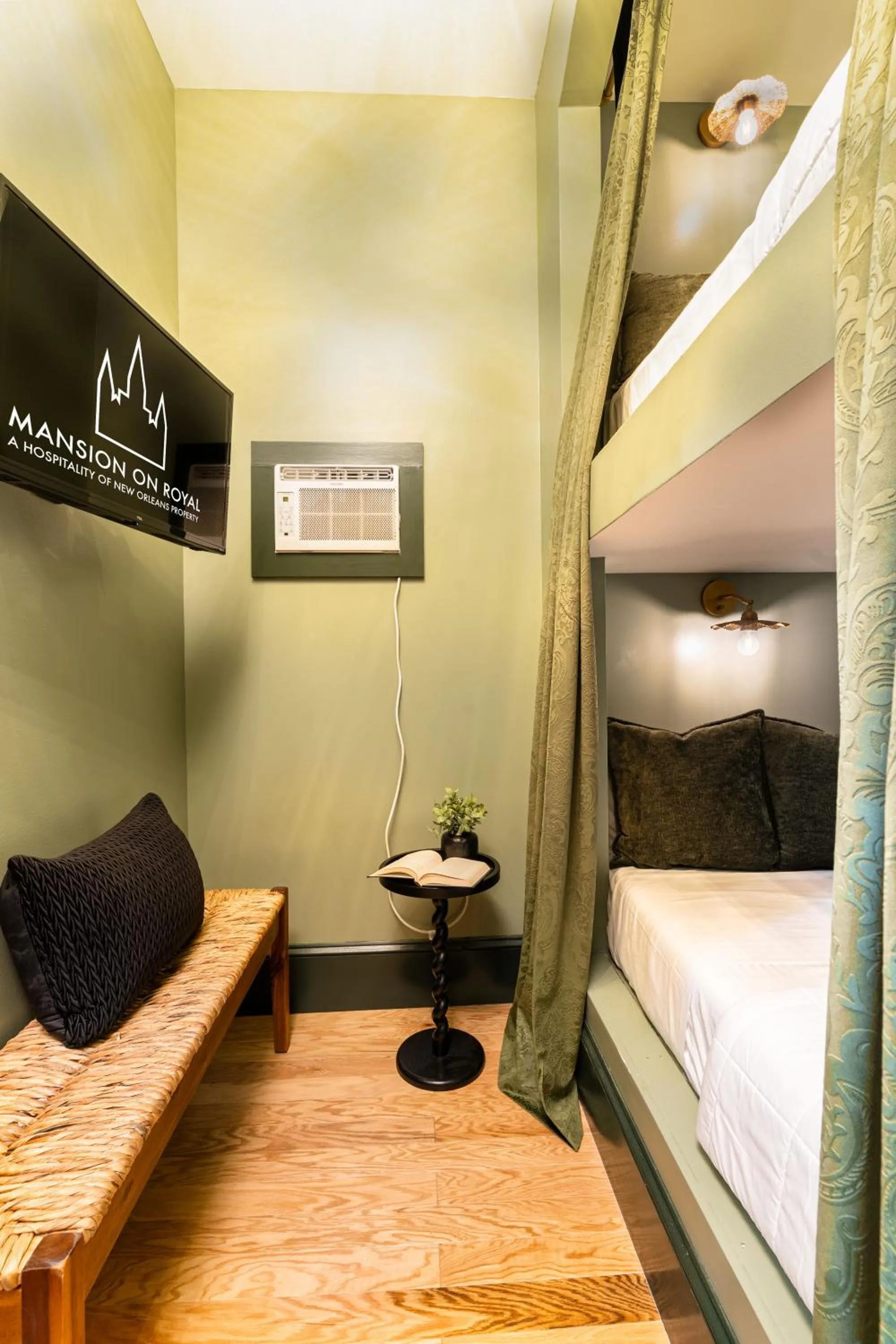 Bed in The Mansion on Royal