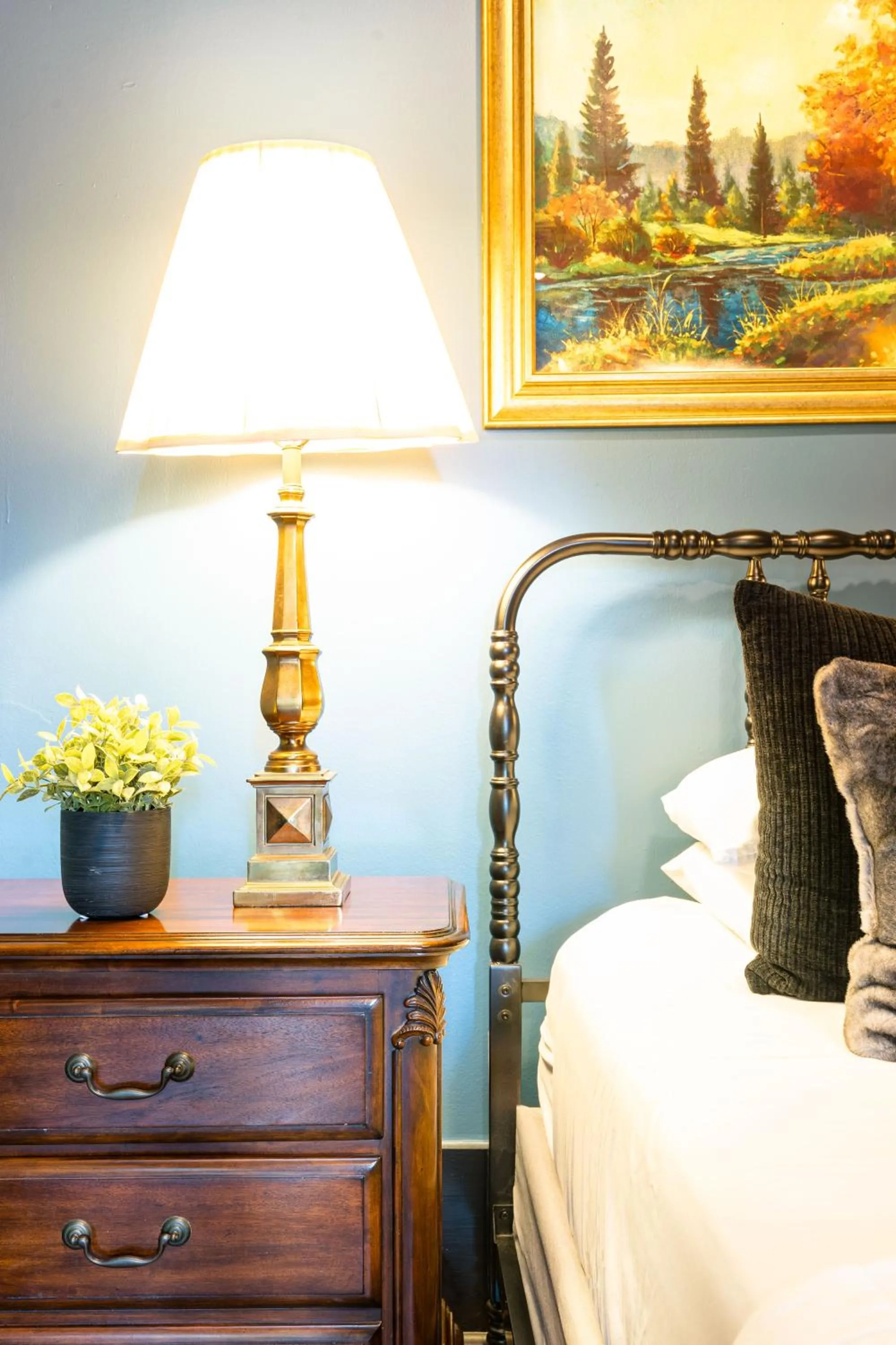 Bed in The Mansion on Royal