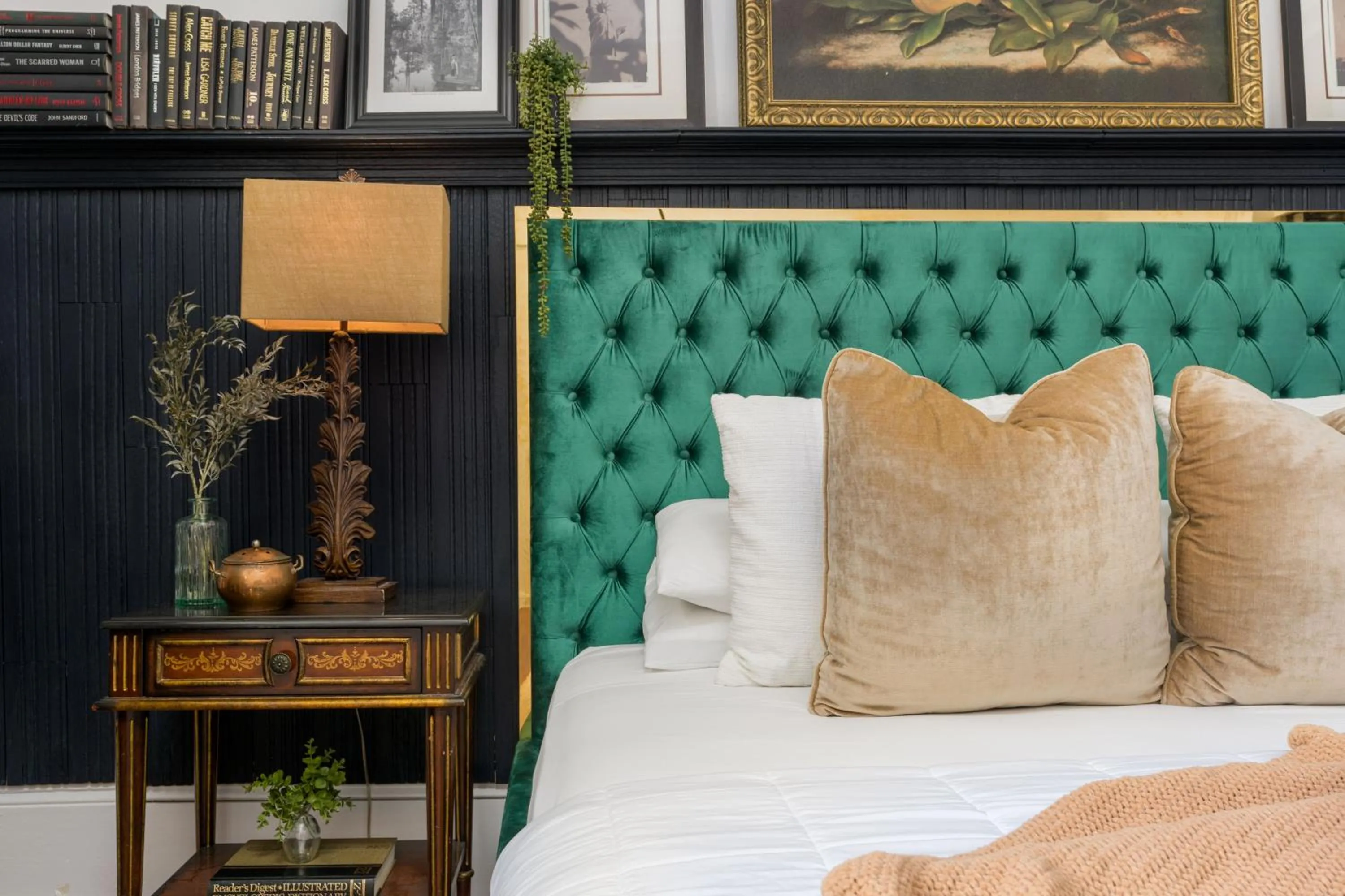 Bed in The Mansion on Royal