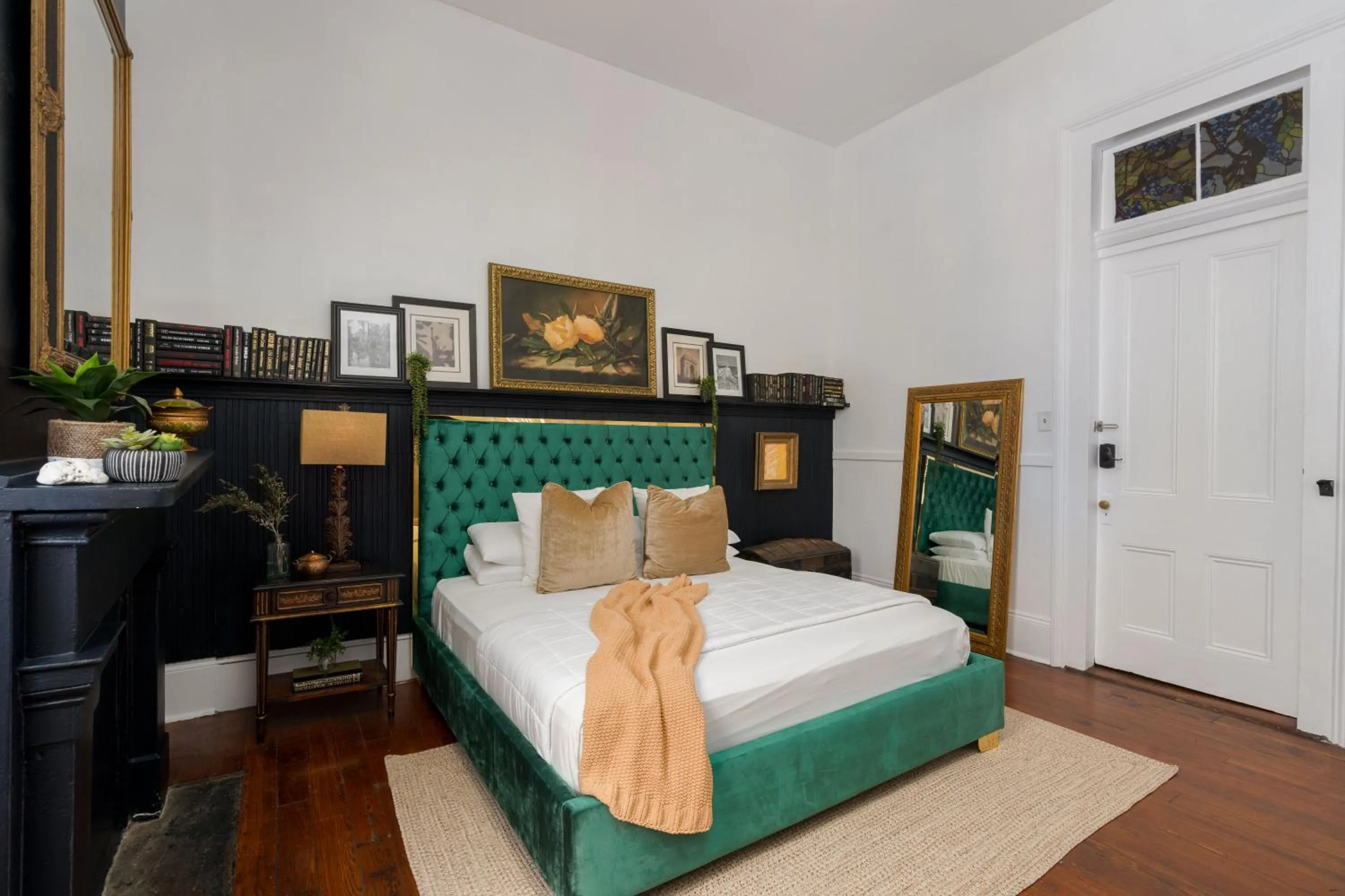 Bed in The Mansion on Royal