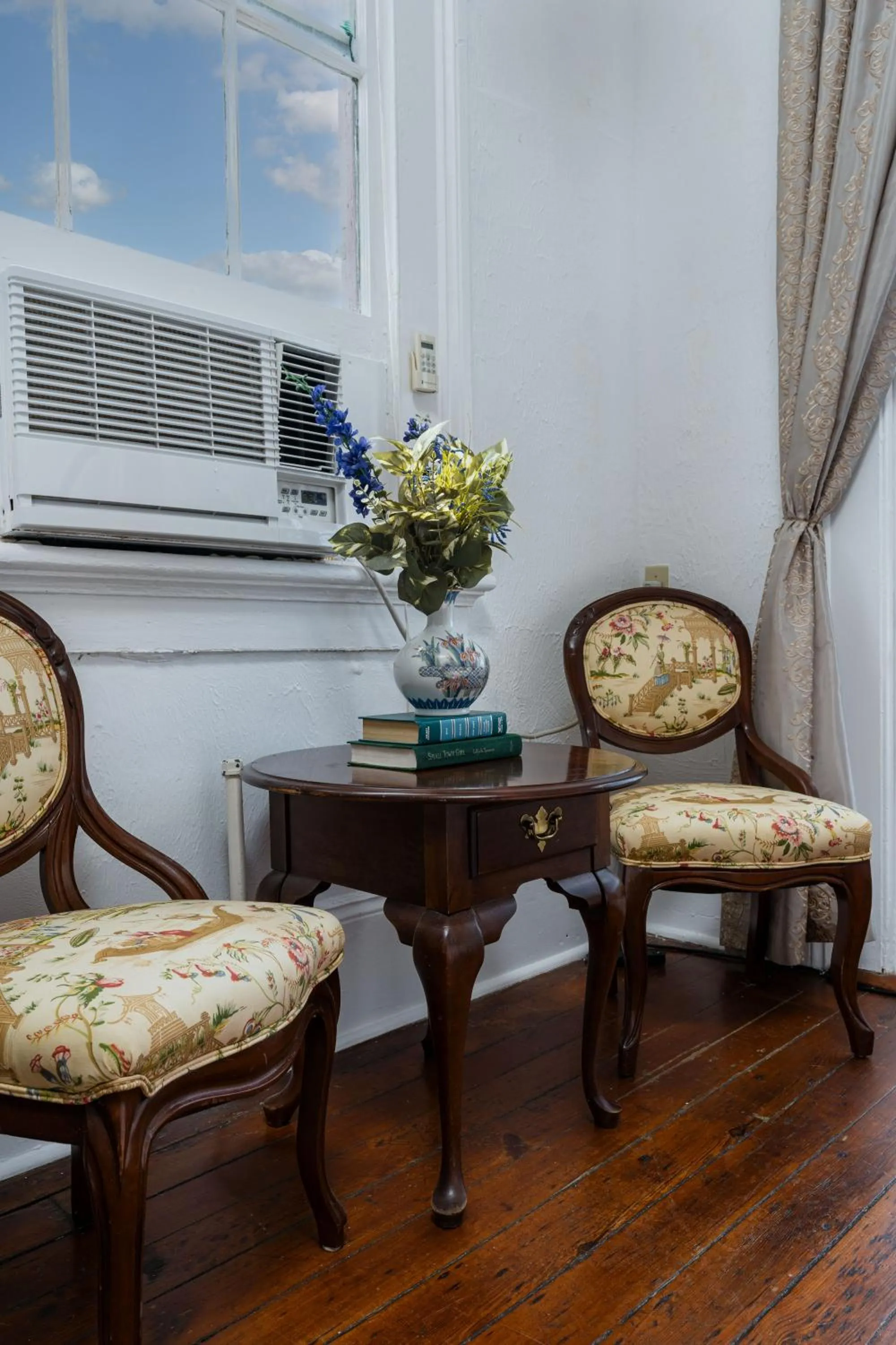 The Mansion on Royal